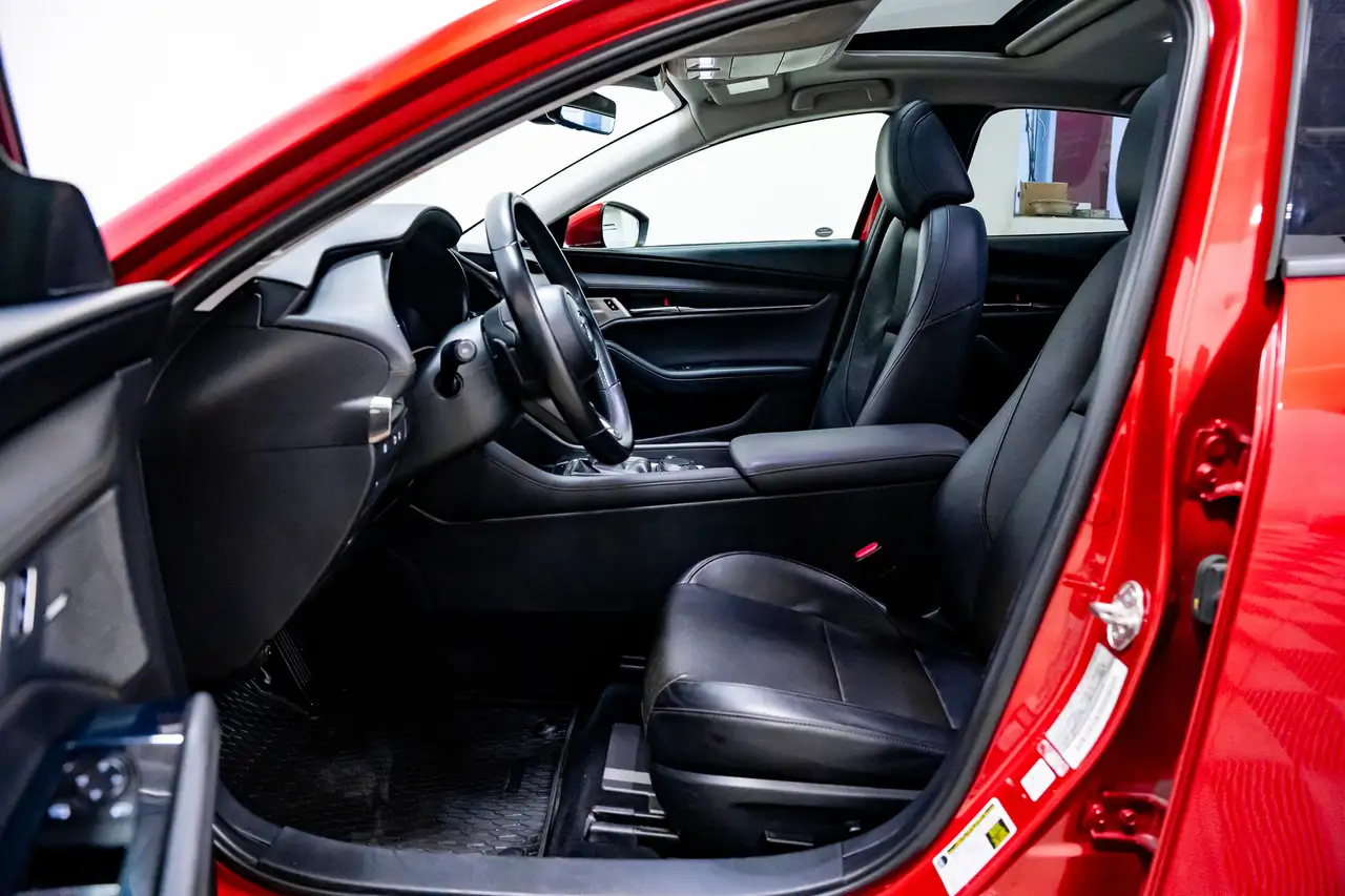 Mazda 3 снимка Mazda 3