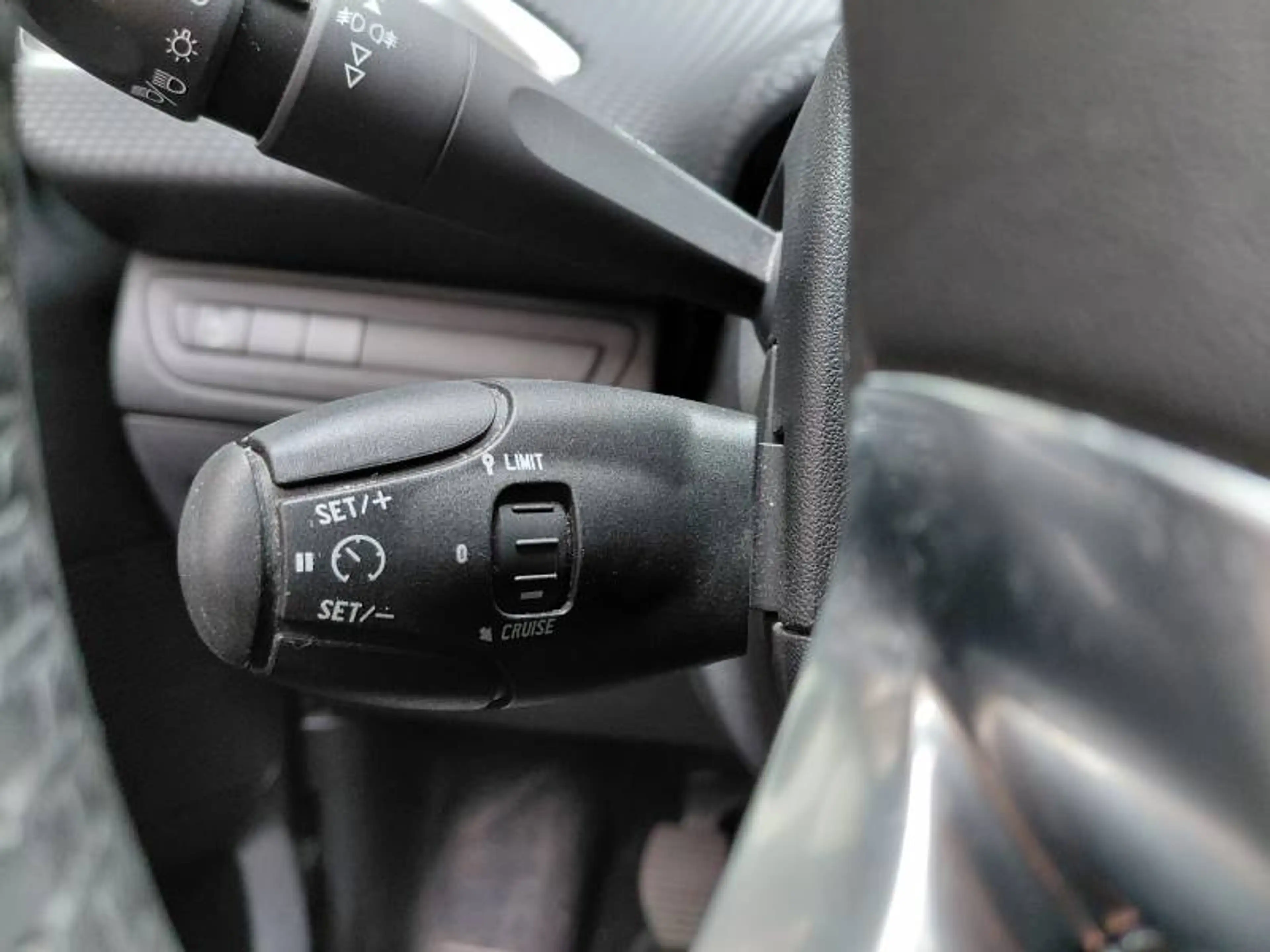 Peugeot 2008 1 1.2 Puretech 60kW Style — photo 14