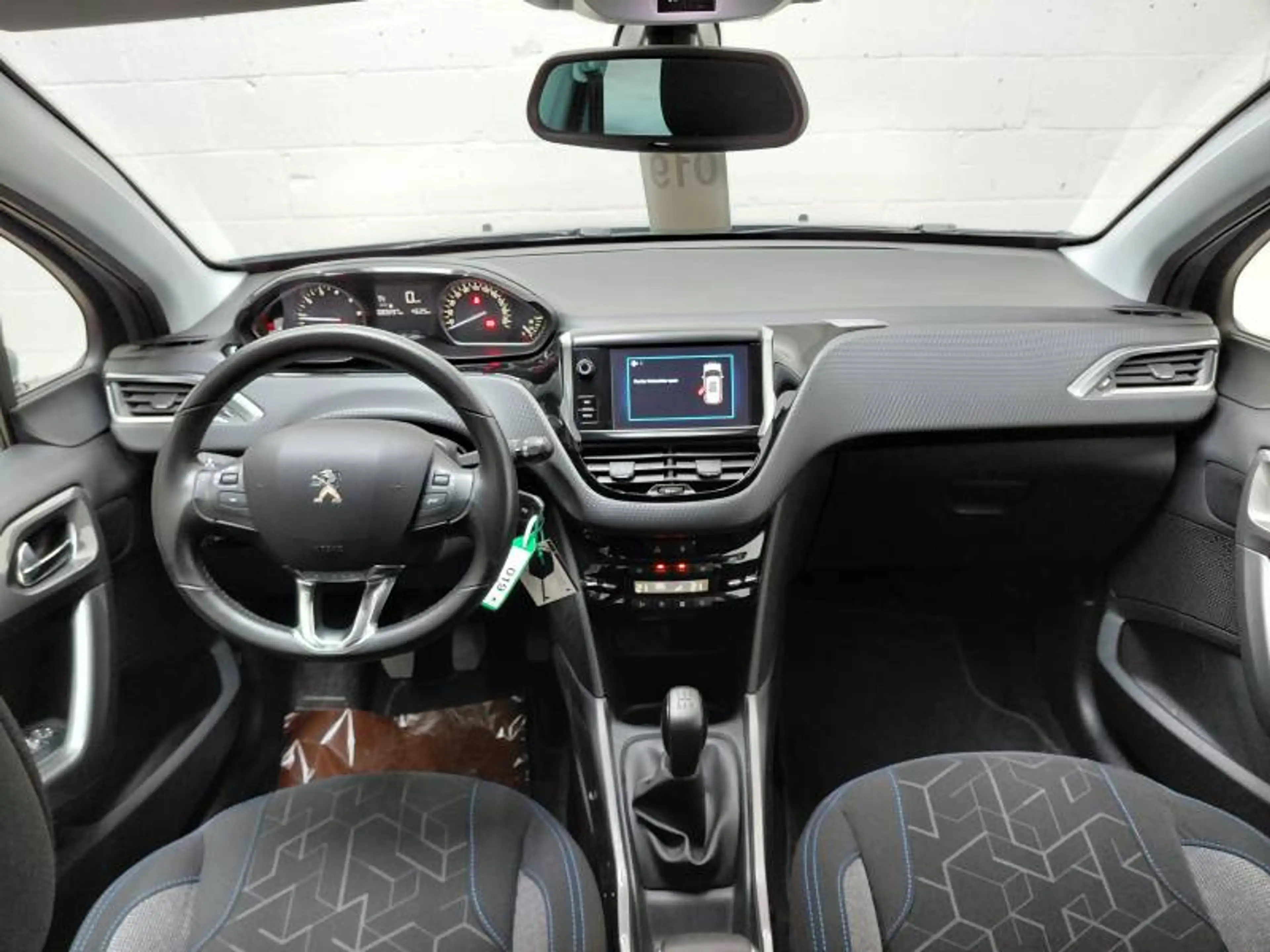 Peugeot 2008 1 1.2 Puretech 60kW Style — photo 9