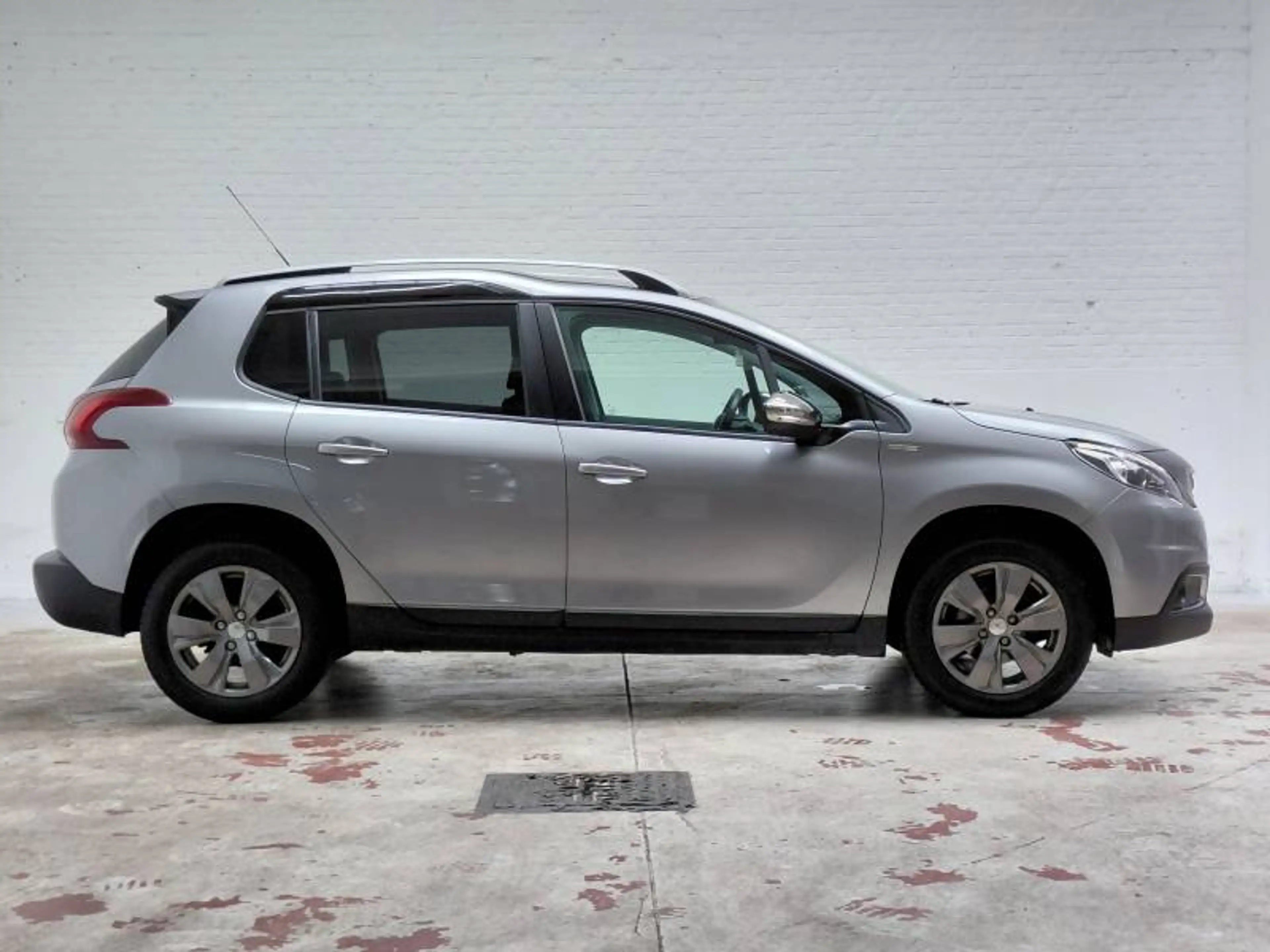 Peugeot 2008 1 1.2 Puretech 60kW Style — photo 5