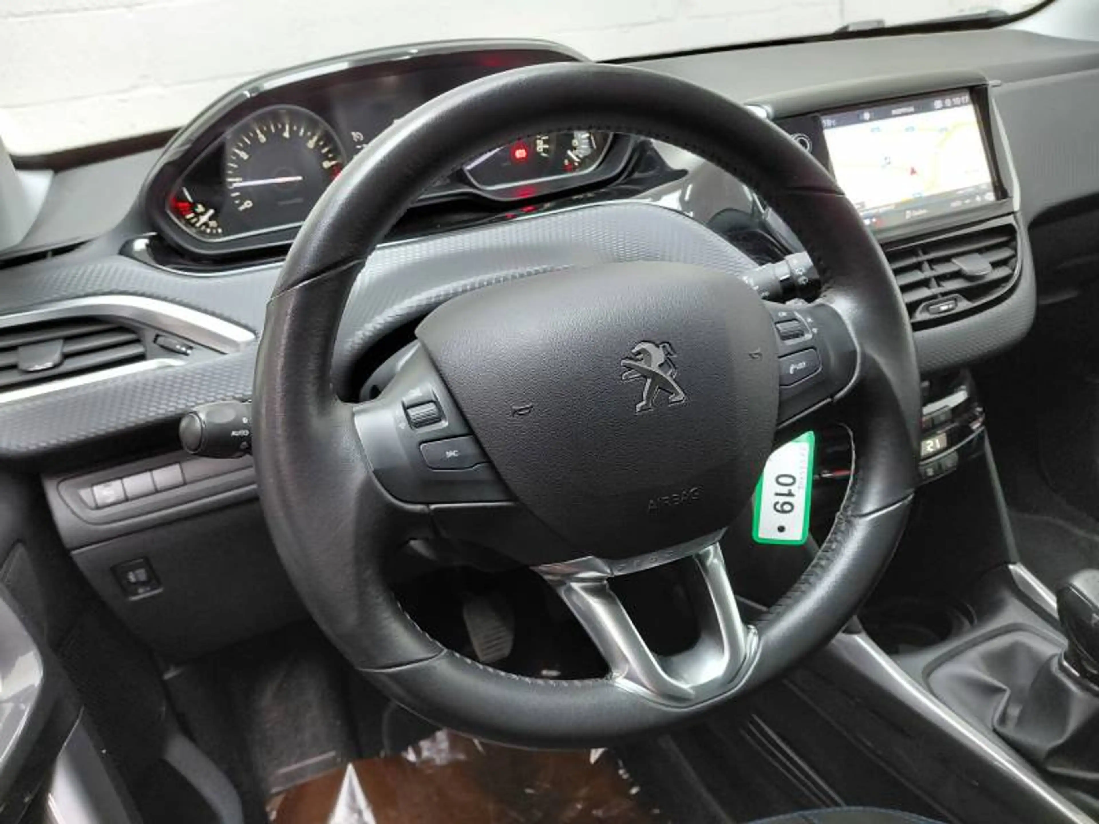 Peugeot 2008 1 1.2 Puretech 60kW Style — photo 13