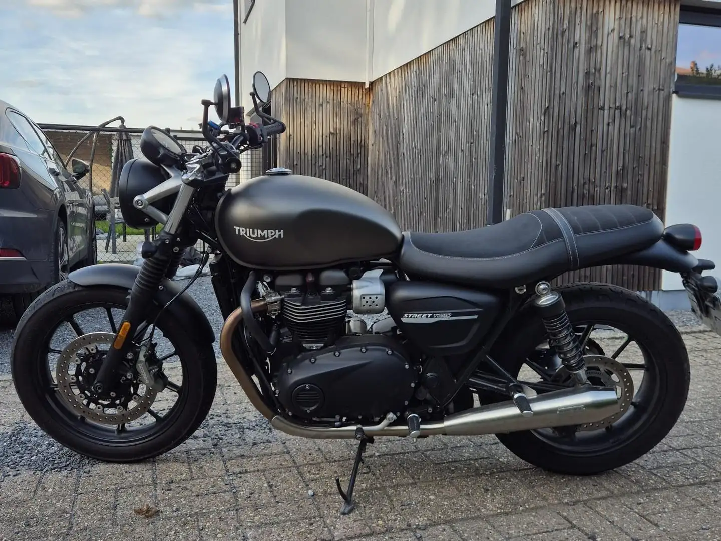 Triumph Street Twin Gri - 1