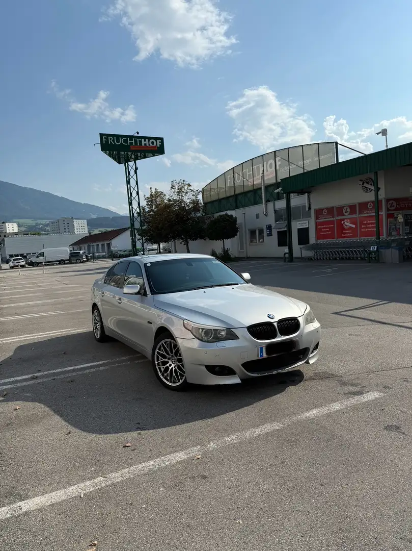 BMW 530 530d xDrive Grau - 1