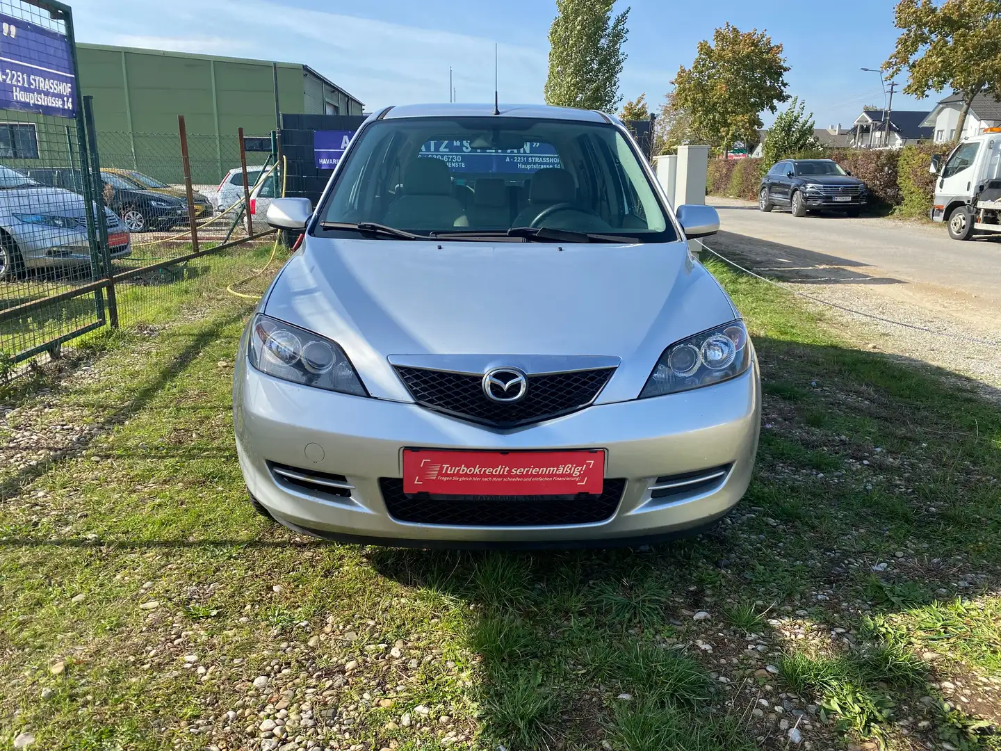 Mazda 2 1.25 Comfort Grau - 1