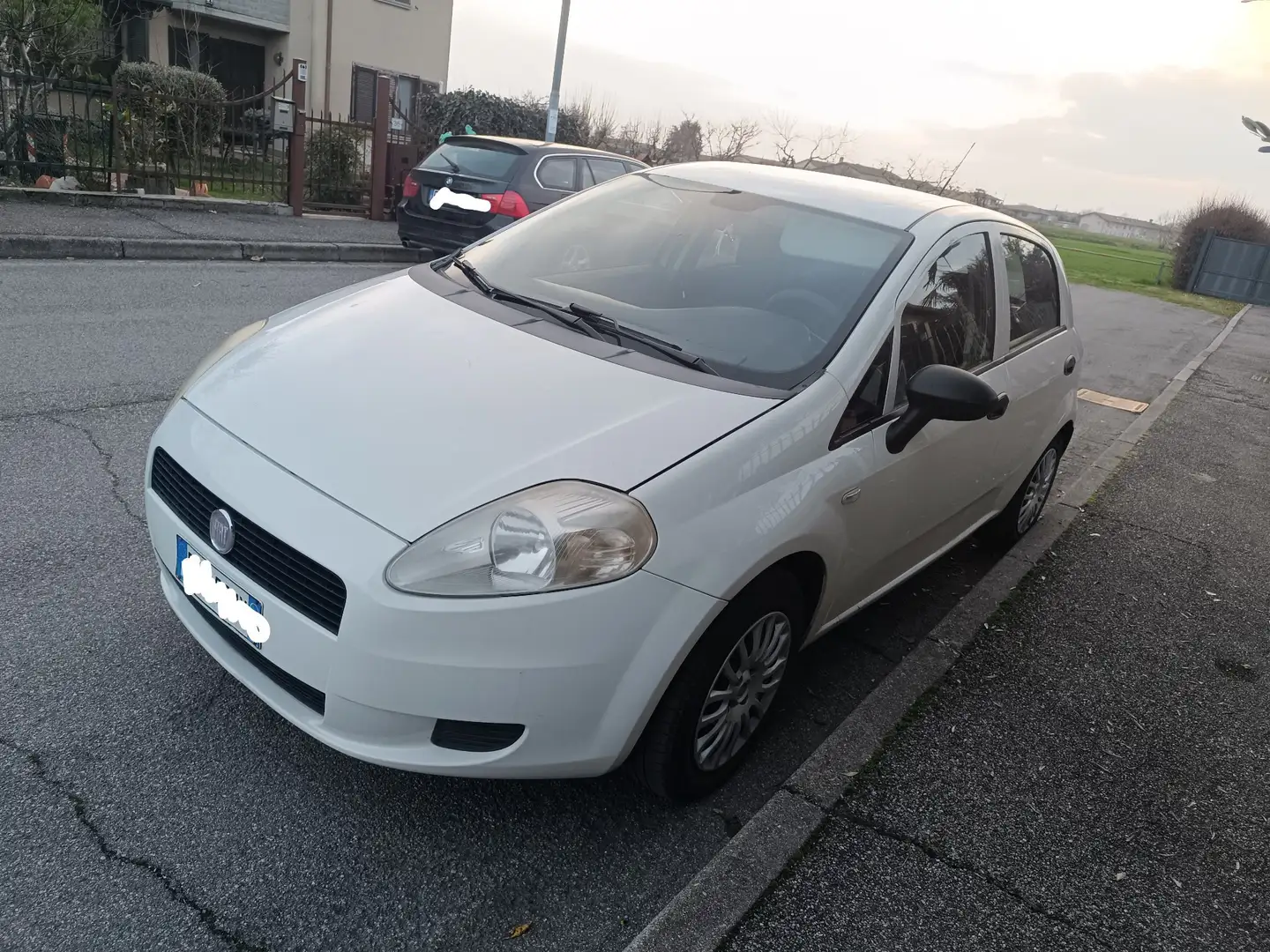 Fiat Grande Punto 5p 1.3 mjt 16v Active c/clima 75cv - 1