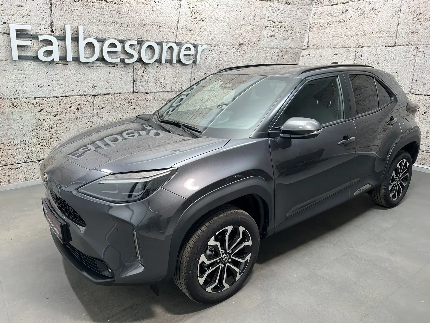 Toyota Yaris Cross Hybrid 2WD Active Drive + Safety P. 130PS Grau - 2