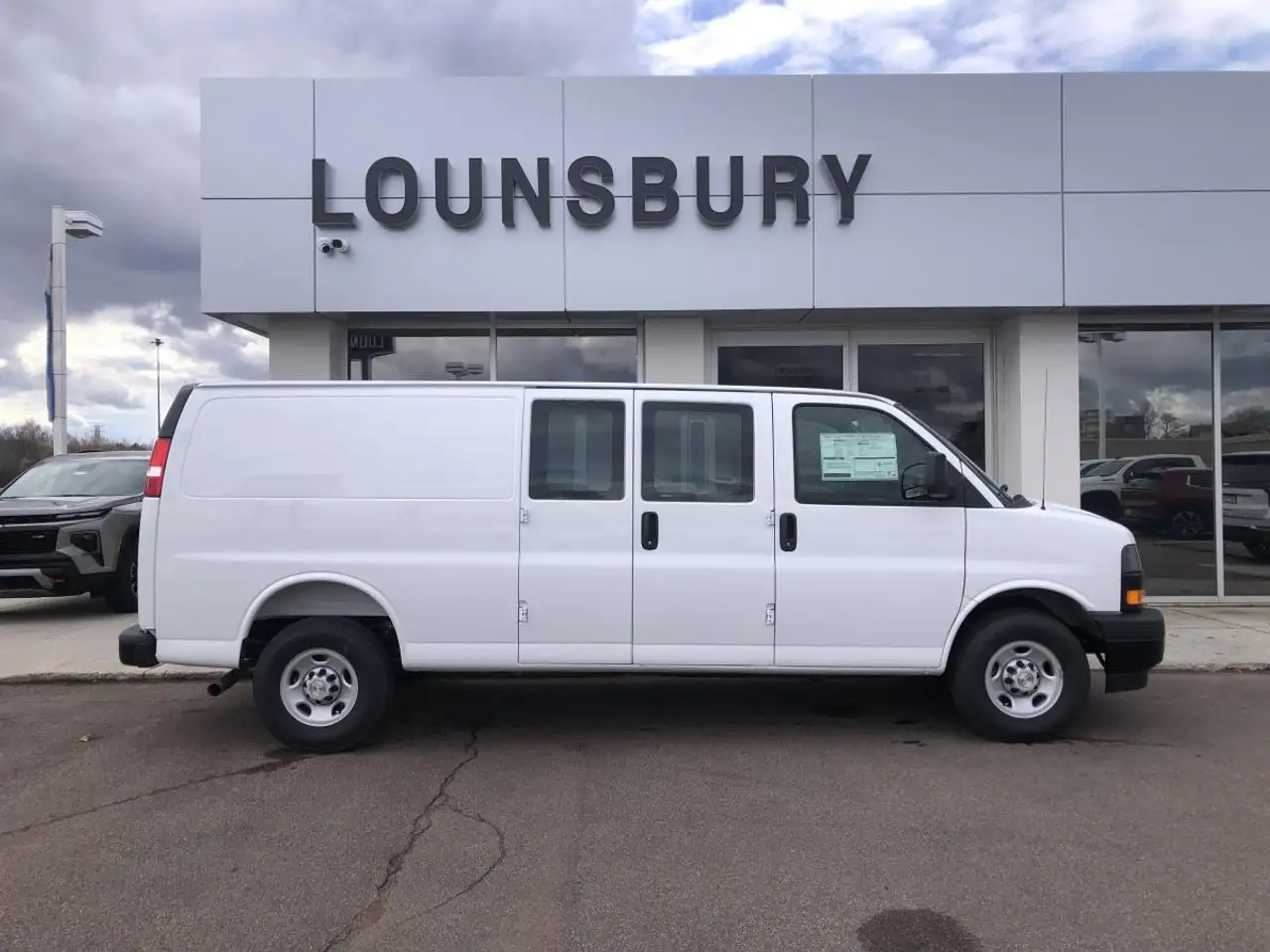 2025 Chevrolet Express 2500