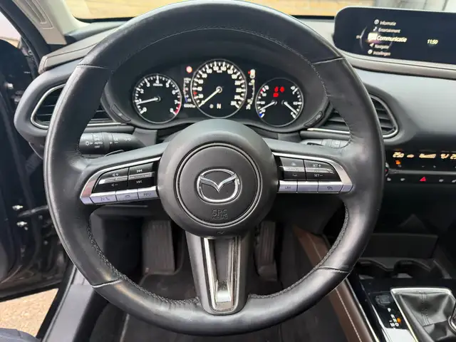 Mazda CX-30 view 8