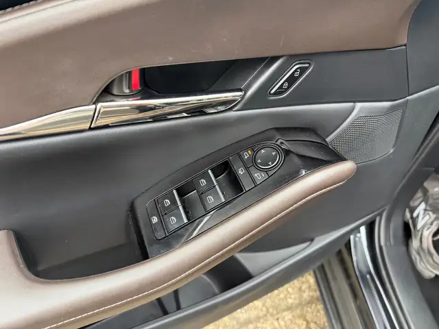 Mazda CX-30 view 14