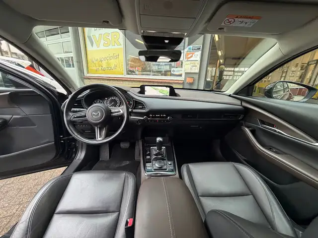 Mazda CX-30 view 4