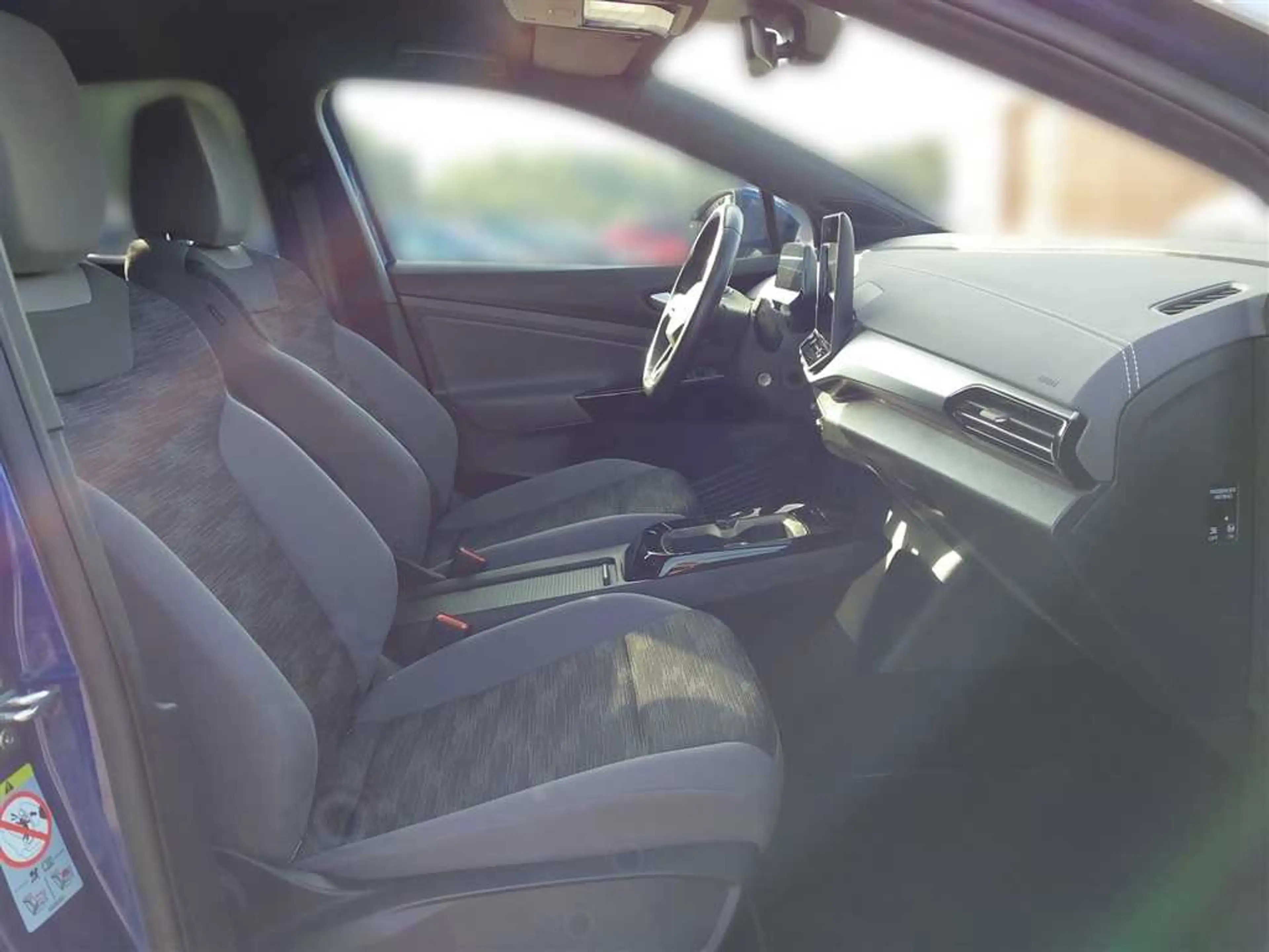 Volkswagen ID.5 Pro 82 kWh — photo 14