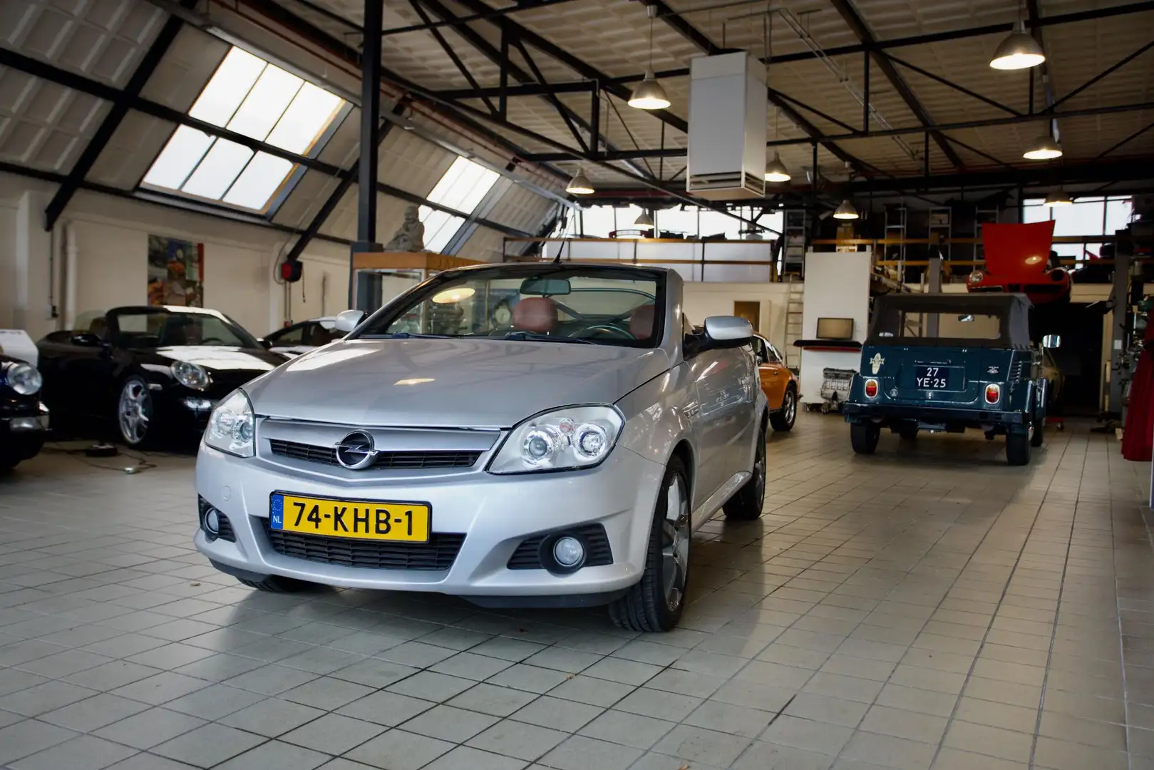 Opel Tigra TwinTop 1.4-16V Rhythm Gris - 2