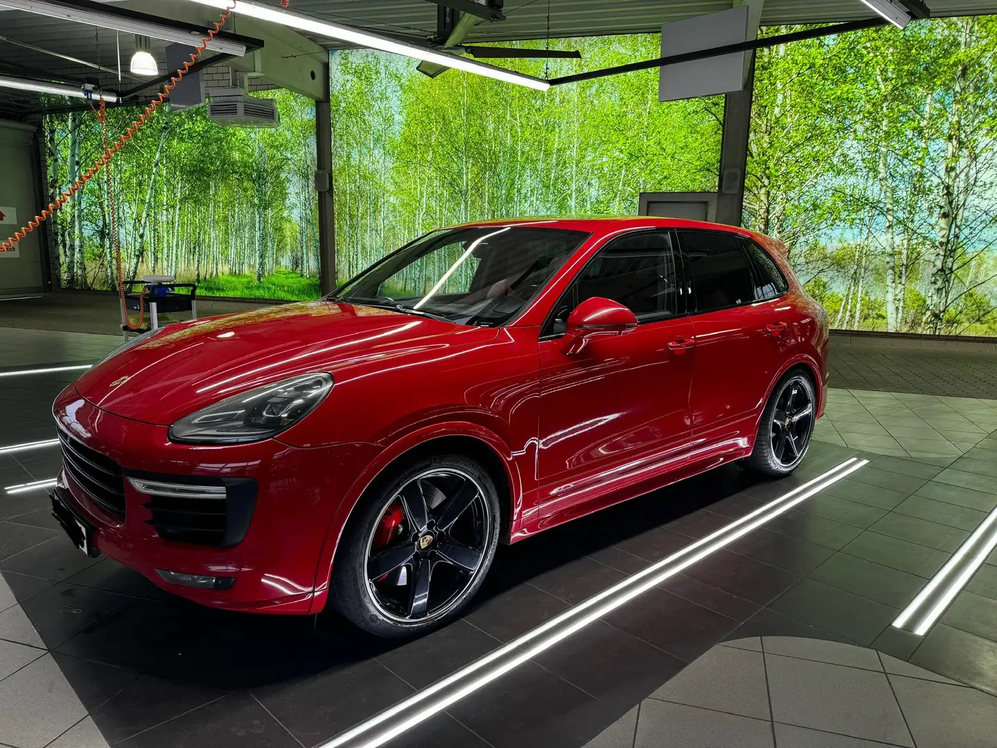 Porsche Cayenne GTS Rot - 2