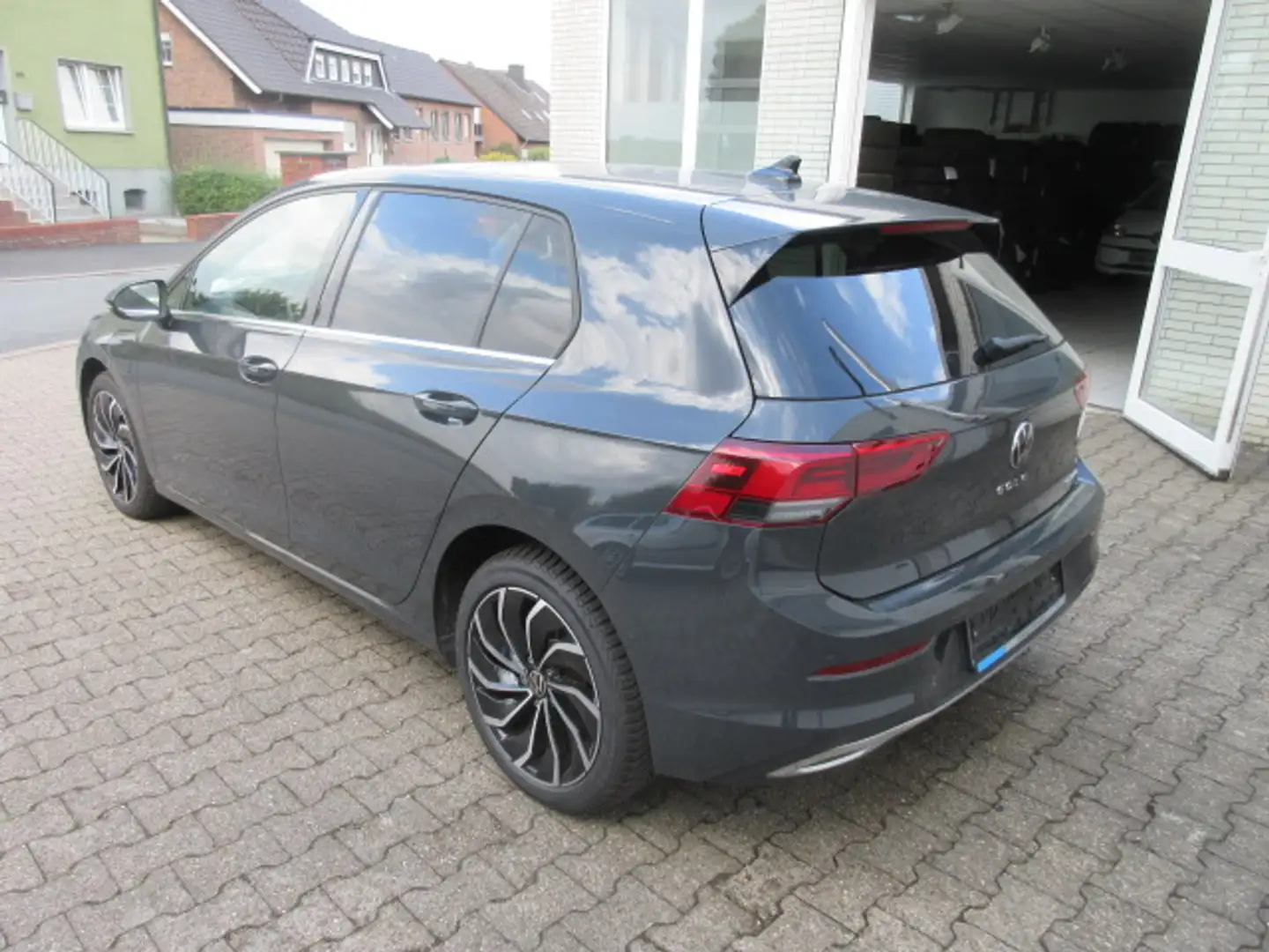 Volkswagen Golf Style 1.4 eHybrid DSG NAVI PANO LED ALU APS SITZHEIZUNG CLIMATRONIC eFH ZV Grau - 2