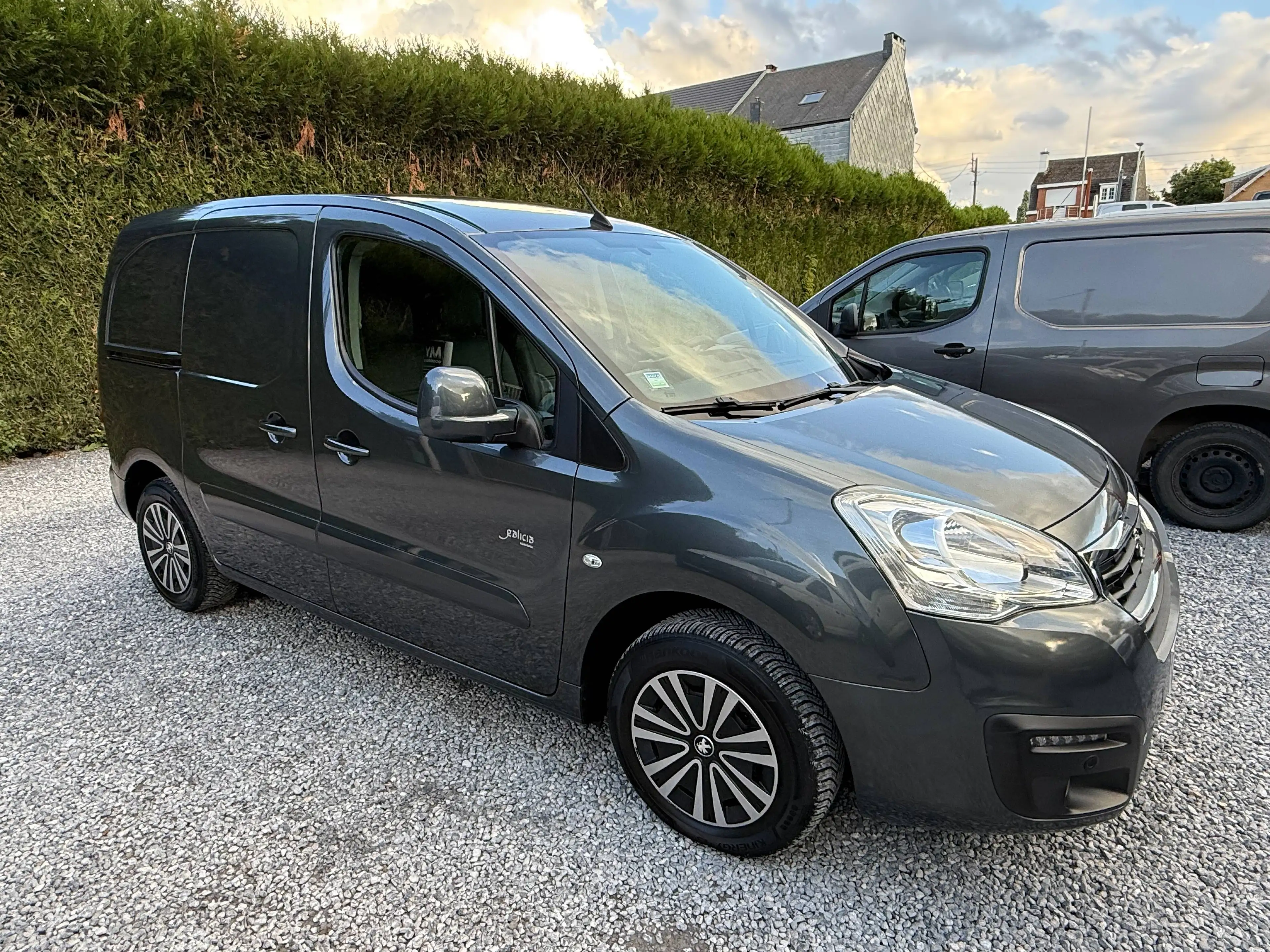 Peugeot Partner GALICIA - 1.6 HDi - 3 PLACES - UTILITAIRE - 100.000 KM - A VOIR - — photo 2
