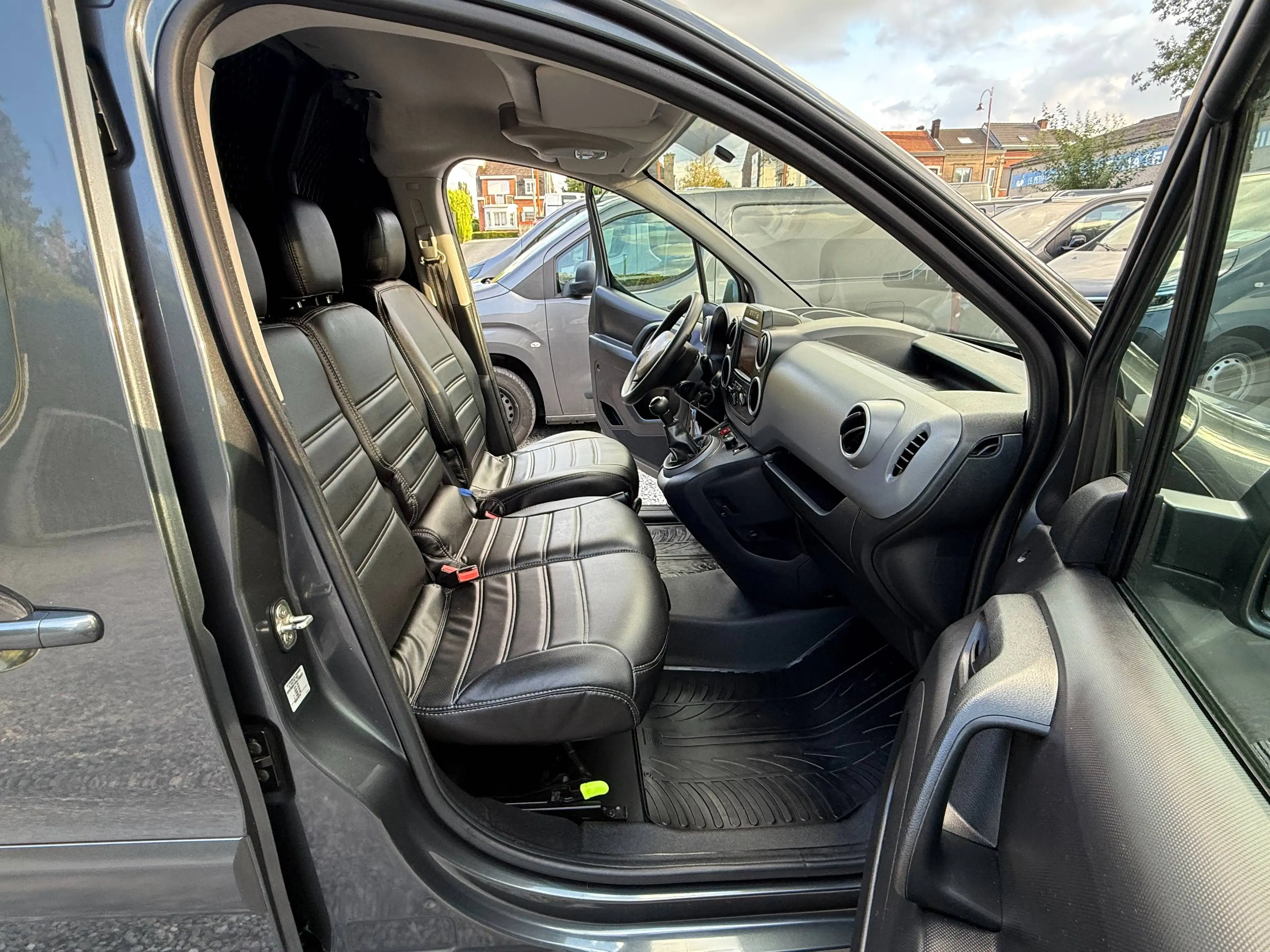 Peugeot Partner GALICIA - 1.6 HDi - 3 PLACES - UTILITAIRE - 100.000 KM - A VOIR - — photo 14