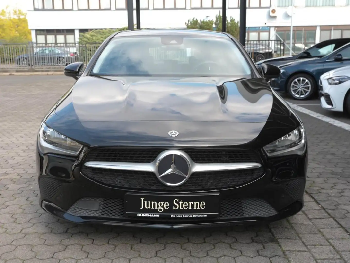 Mercedes-Benz CLA 180 SB MBUX Navi SpurH SHZ Business-Paket Schwarz - 2