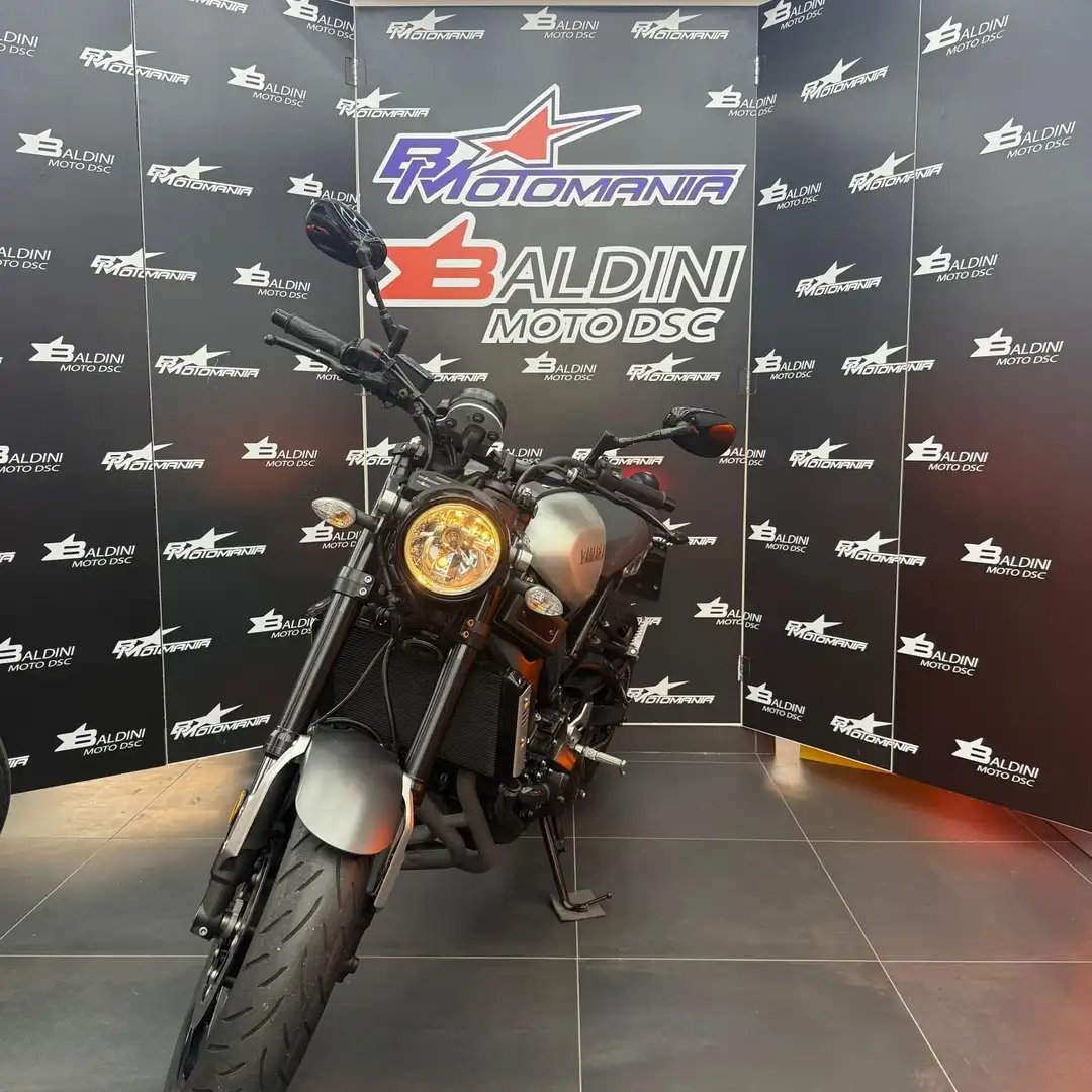 Yamaha XSR 900 - 1