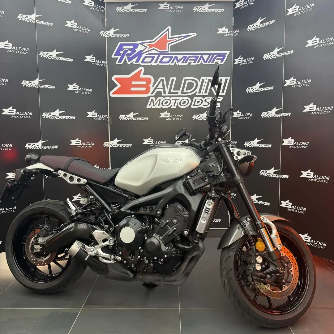 Yamaha XSR 900 - 2