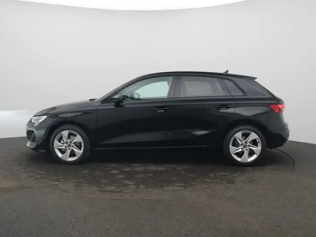 Audi A3 view 4