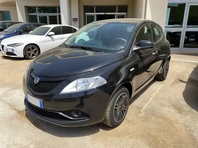 Lancia Ypsilon 1.2 69 CV 5 porte S&S Gold
