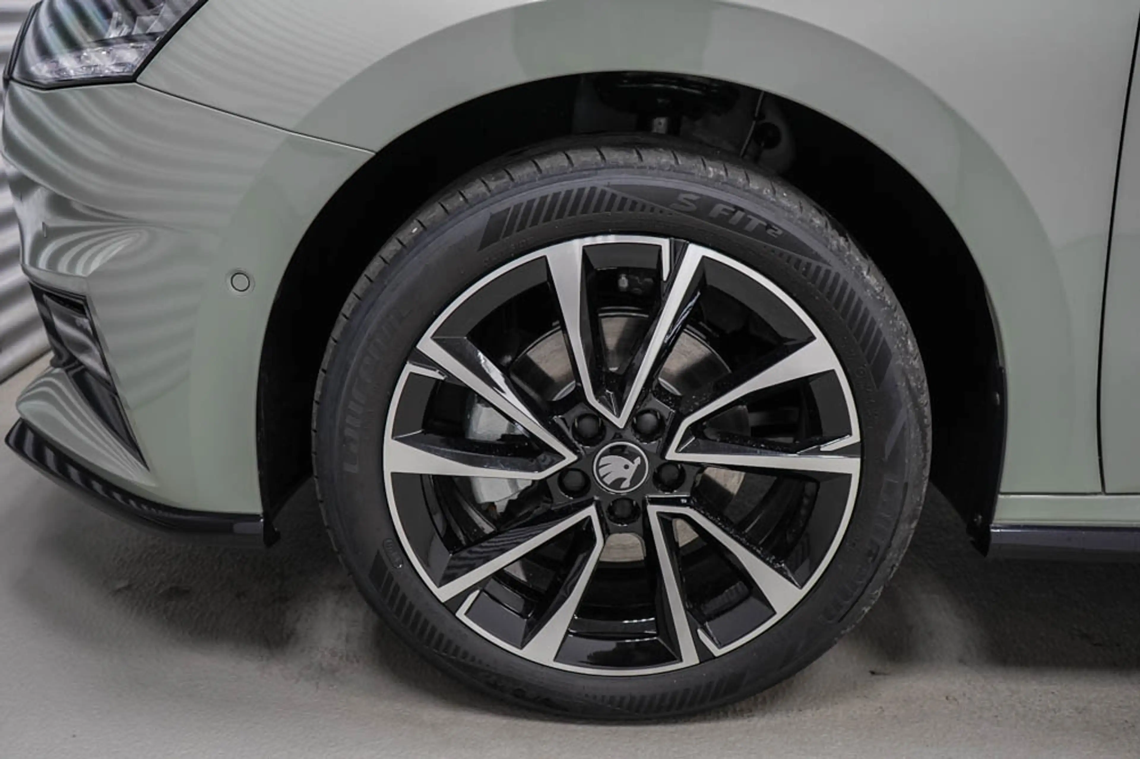Skoda Fabia 1,5 TSI DSG Monte Carlo - LAGER — photo 5