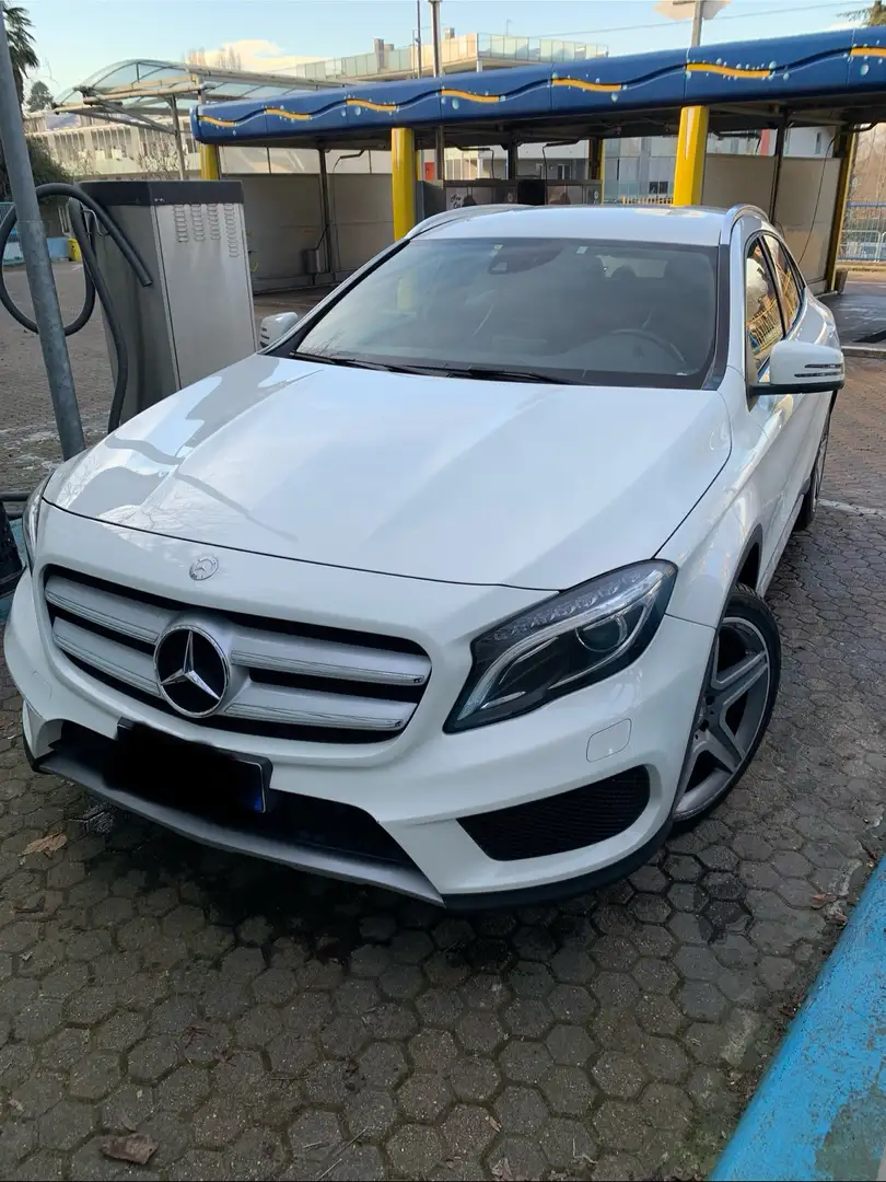 Mercedes-Benz GLA 200 d (cdi) premium Bianco - 1