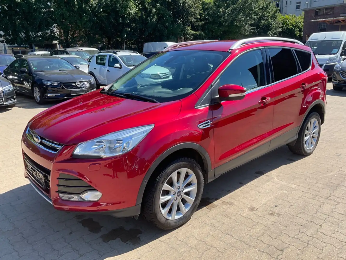 Ford Kuga Titanium TÜV 10.2025 2 HAND ALLRAD Rot - 1