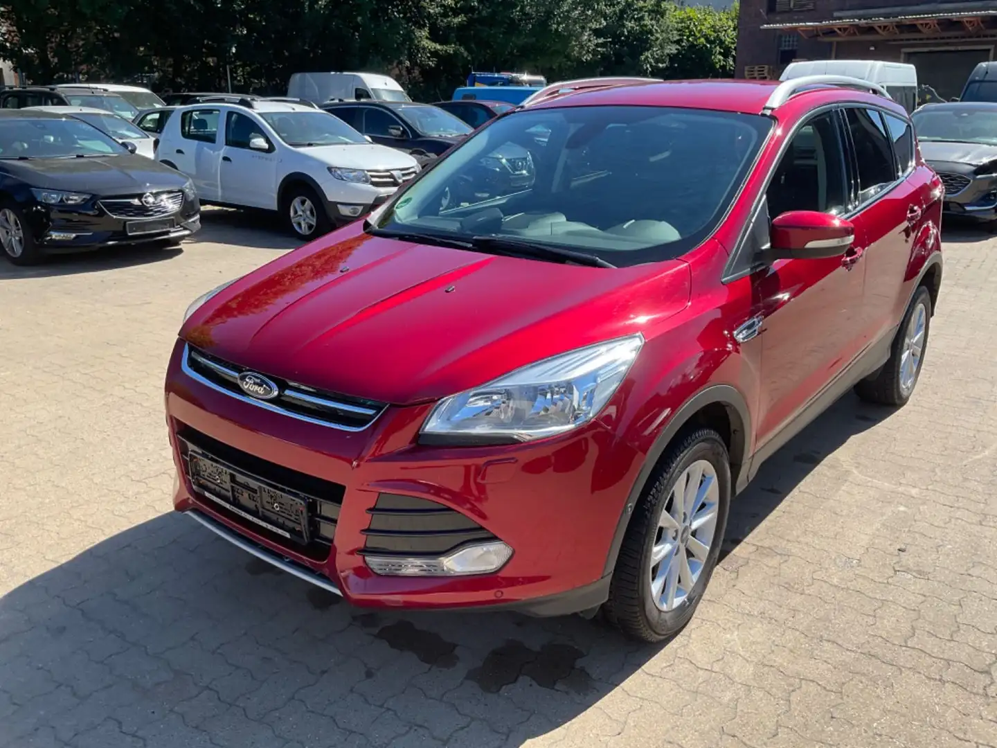 Ford Kuga Titanium TÜV 10.2025 2 HAND ALLRAD Rot - 2