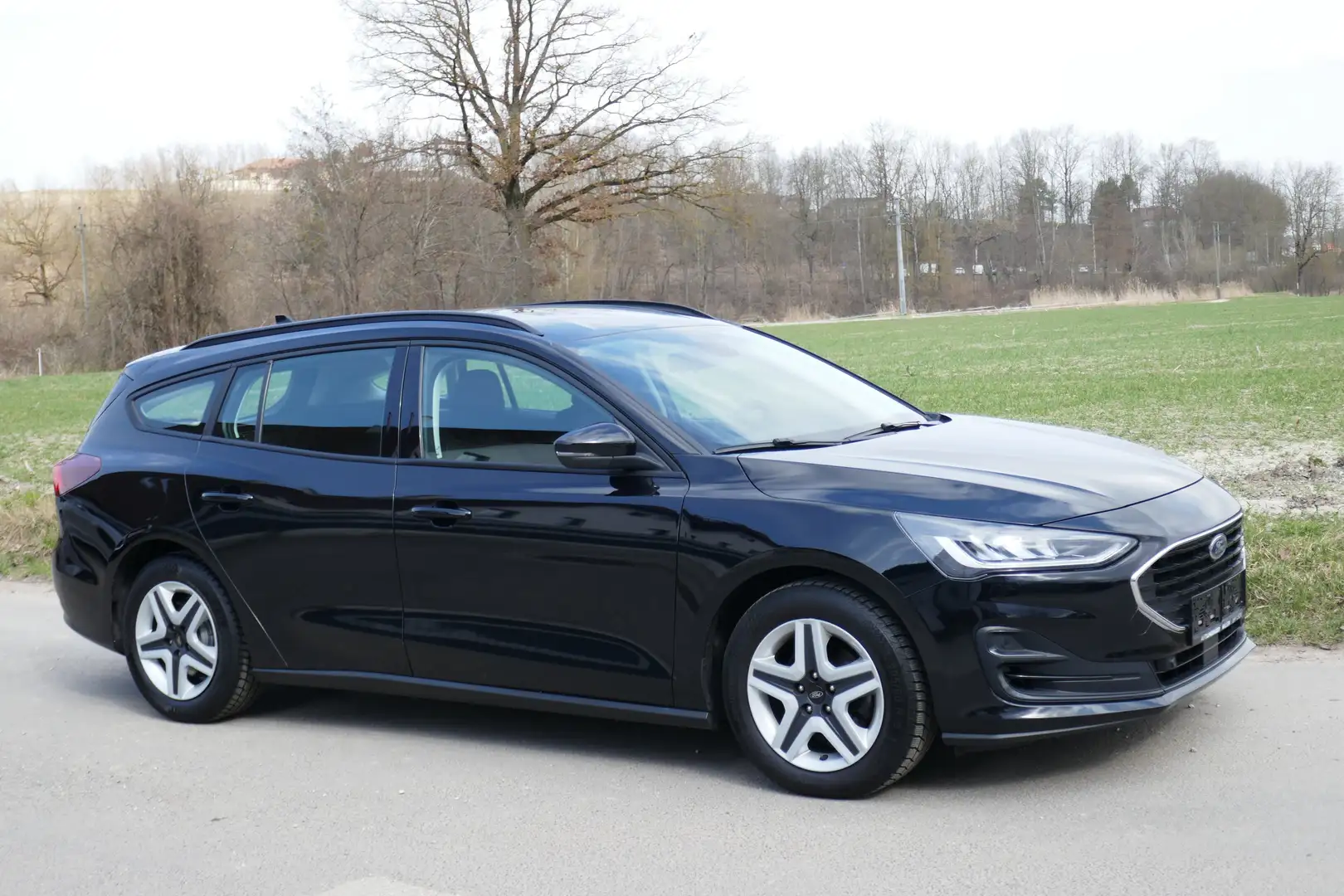 Ford Focus Cool&Connect Schwarz - 2