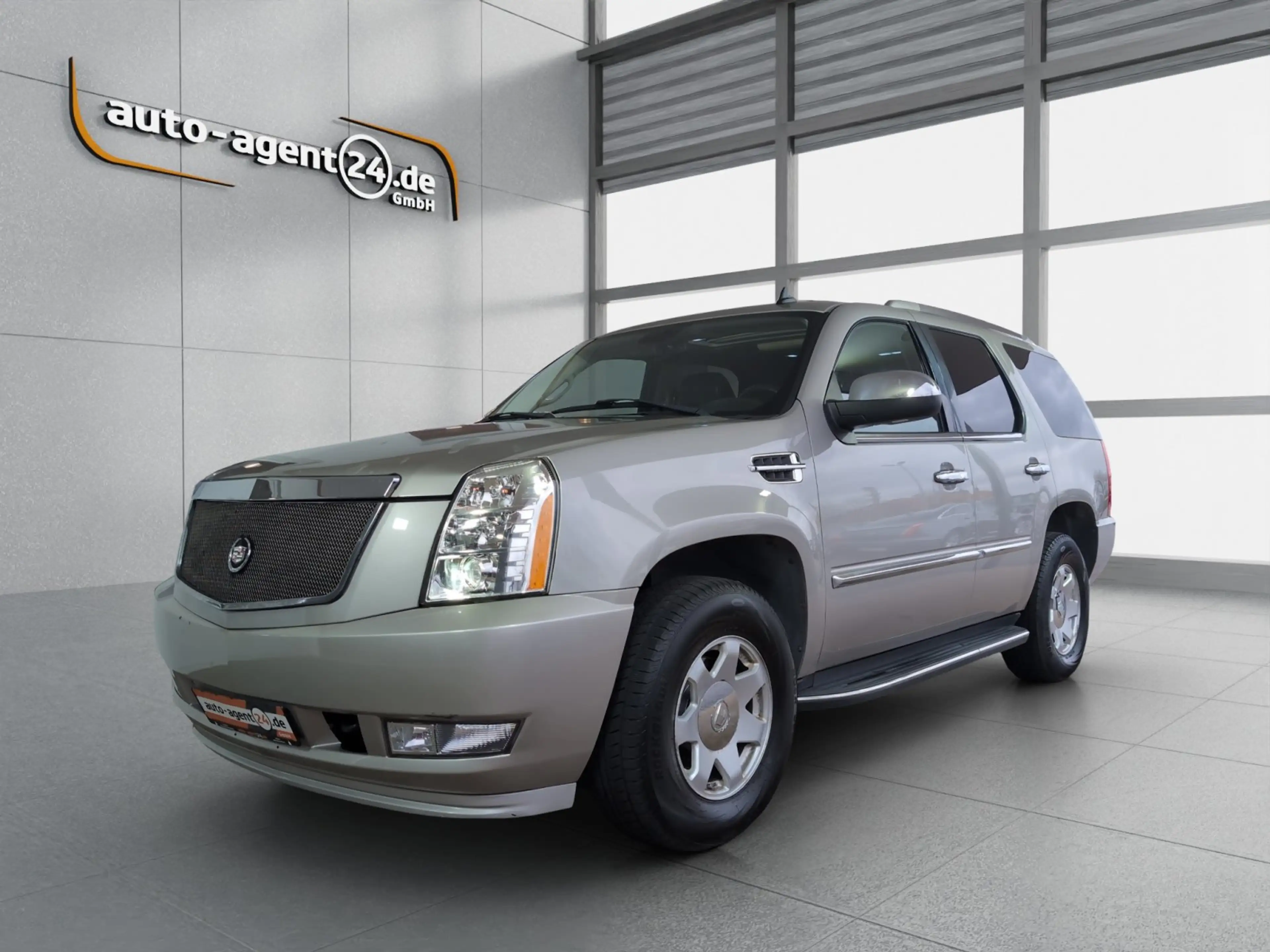 Cadillac Escalade 6.2 V8 /Bose/AHK/Sitzlüftung/Kamera/DAB — photo 2