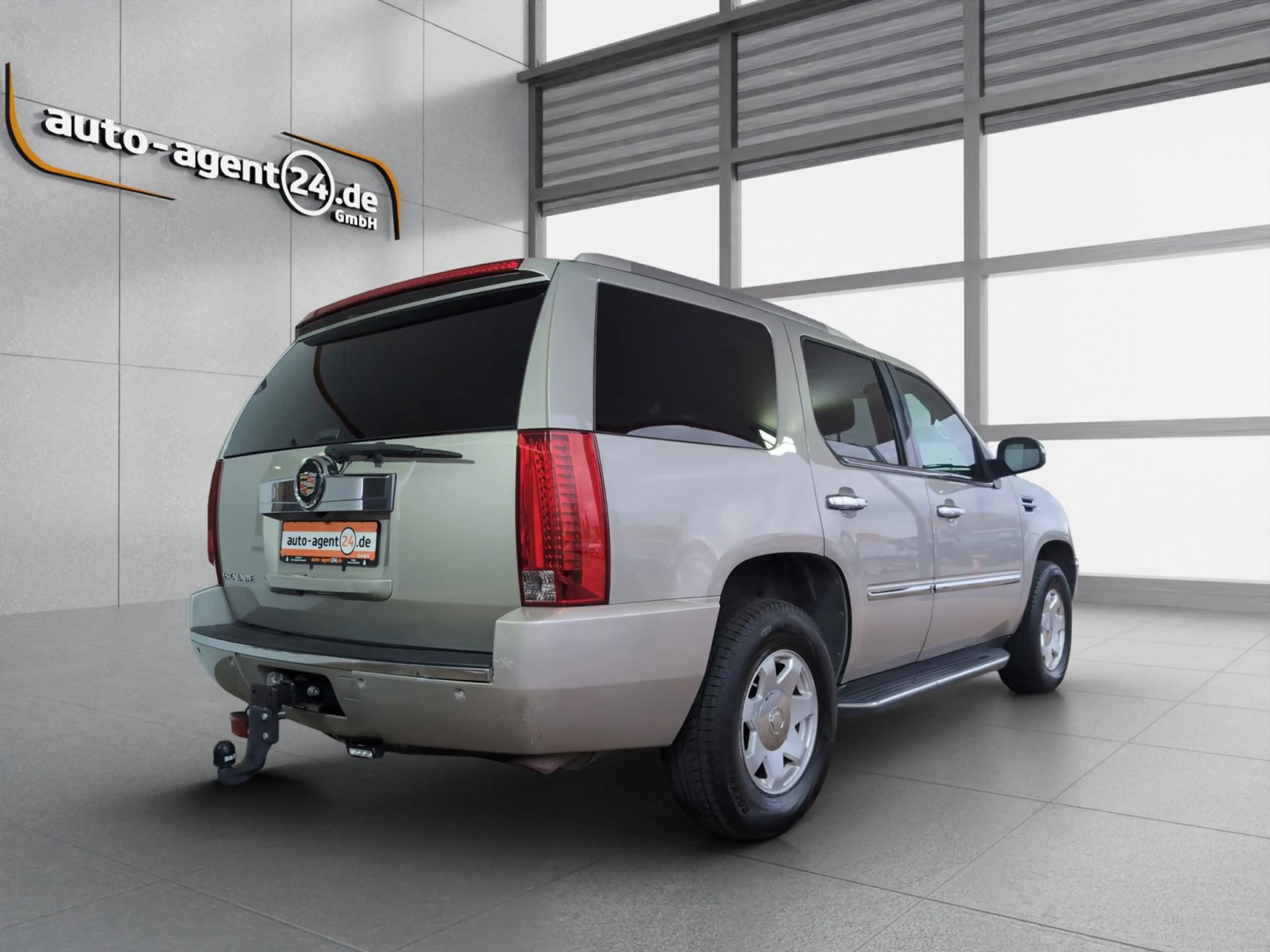 Cadillac Escalade 6.2 V8 /Bose/AHK/Sitzlüftung/Kamera/DAB — photo 4