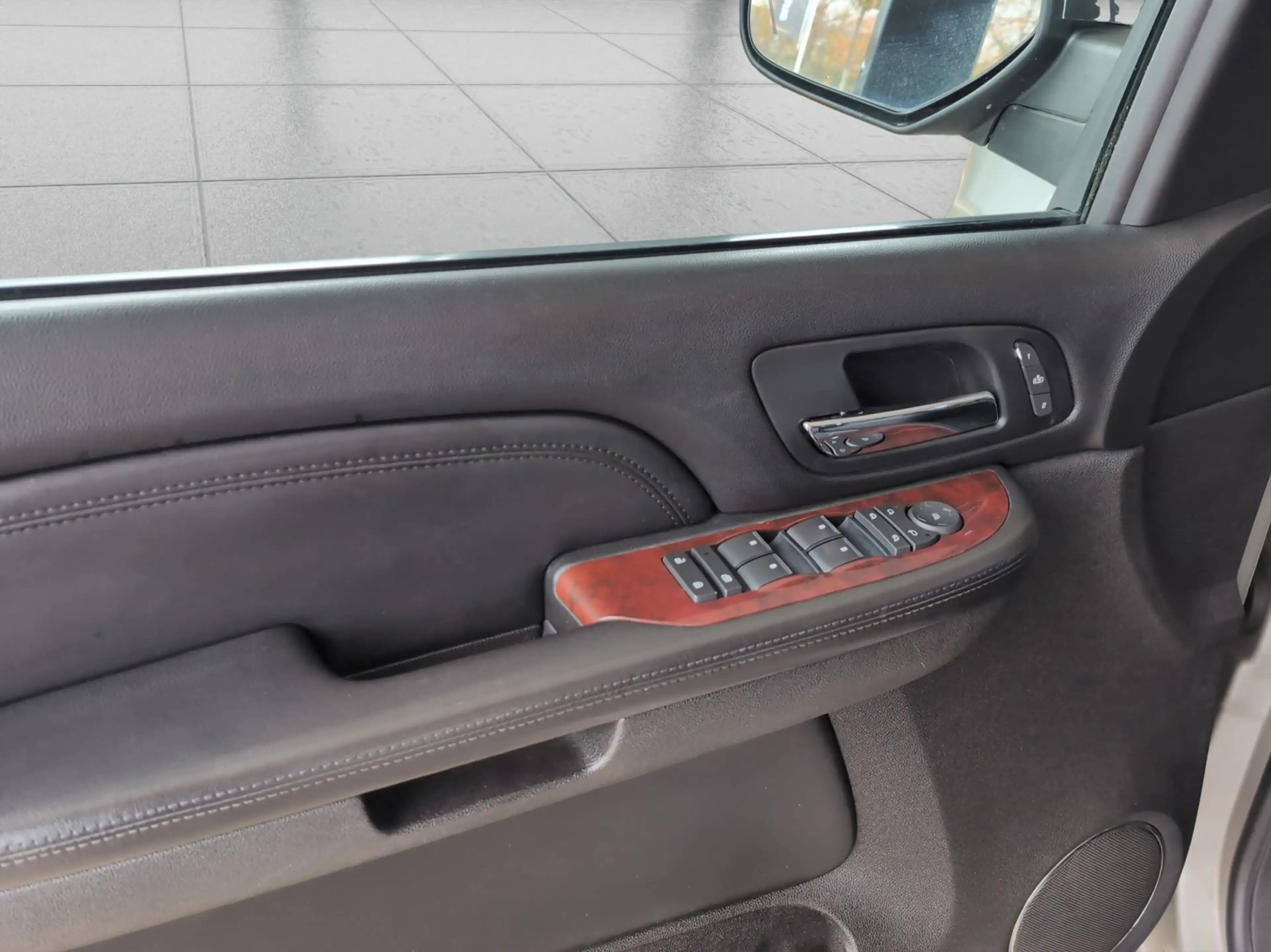 Cadillac Escalade 6.2 V8 /Bose/AHK/Sitzlüftung/Kamera/DAB — photo 10