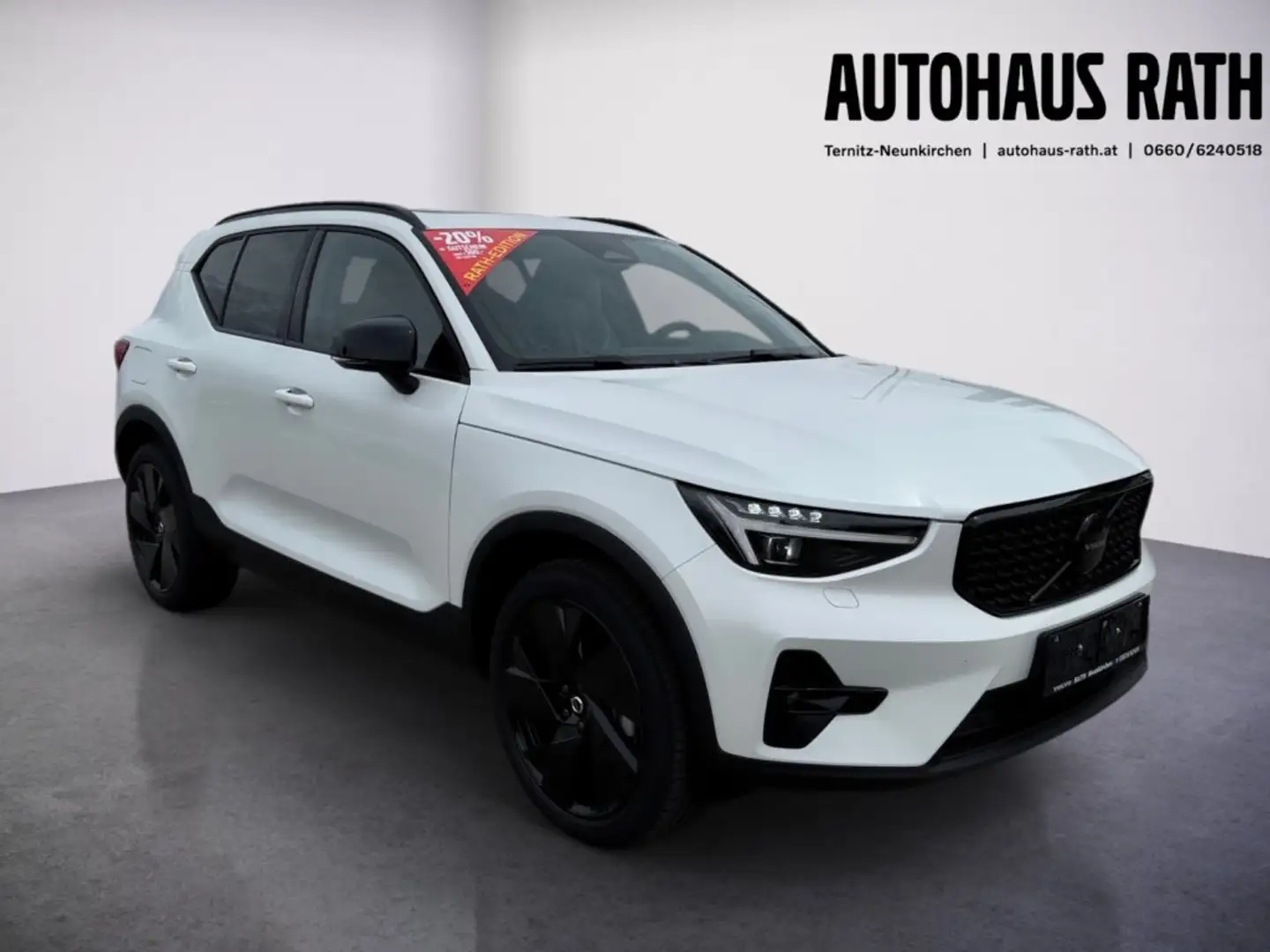 Volvo XC40 Black Edition Plus, B3 Mild Hybrid, Benzin Weiß - 2