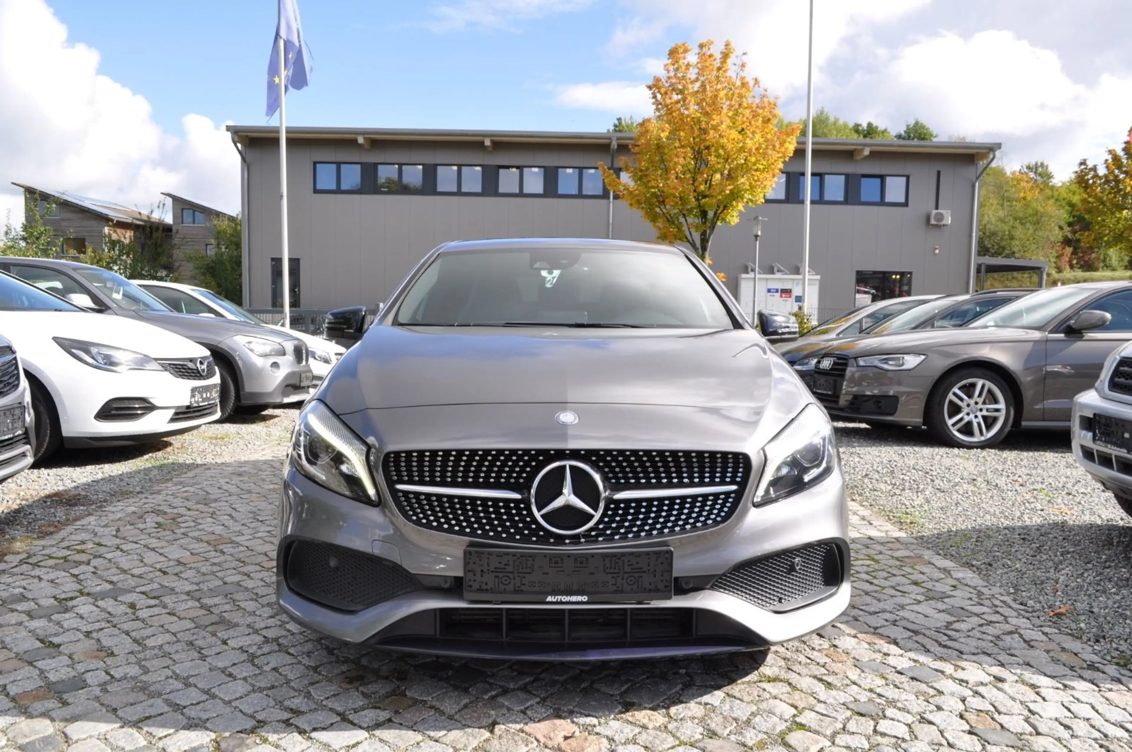 Mercedes-Benz A 180 / AMG SPORTPAKET/PDC/LED/ NAVI — photo 2