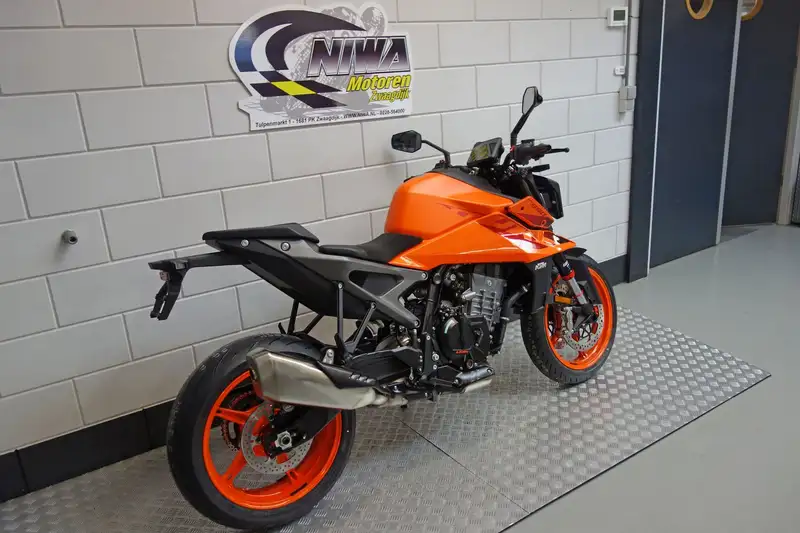 KTM 990 Duke - foto 2