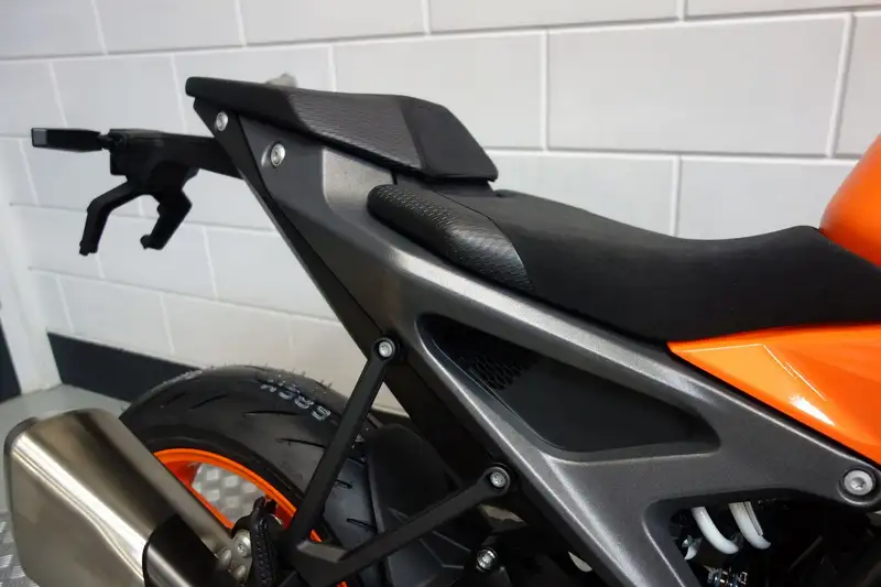 KTM 990 Duke - foto 5