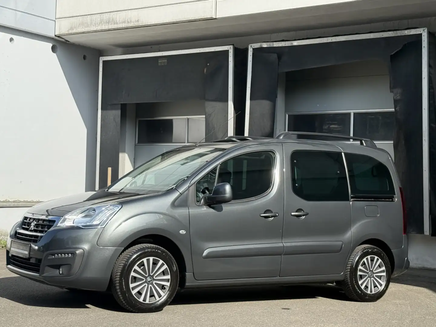 Peugeot Partner Tepee Panorama Sitzheizung Tempomat AHK Gris - 2