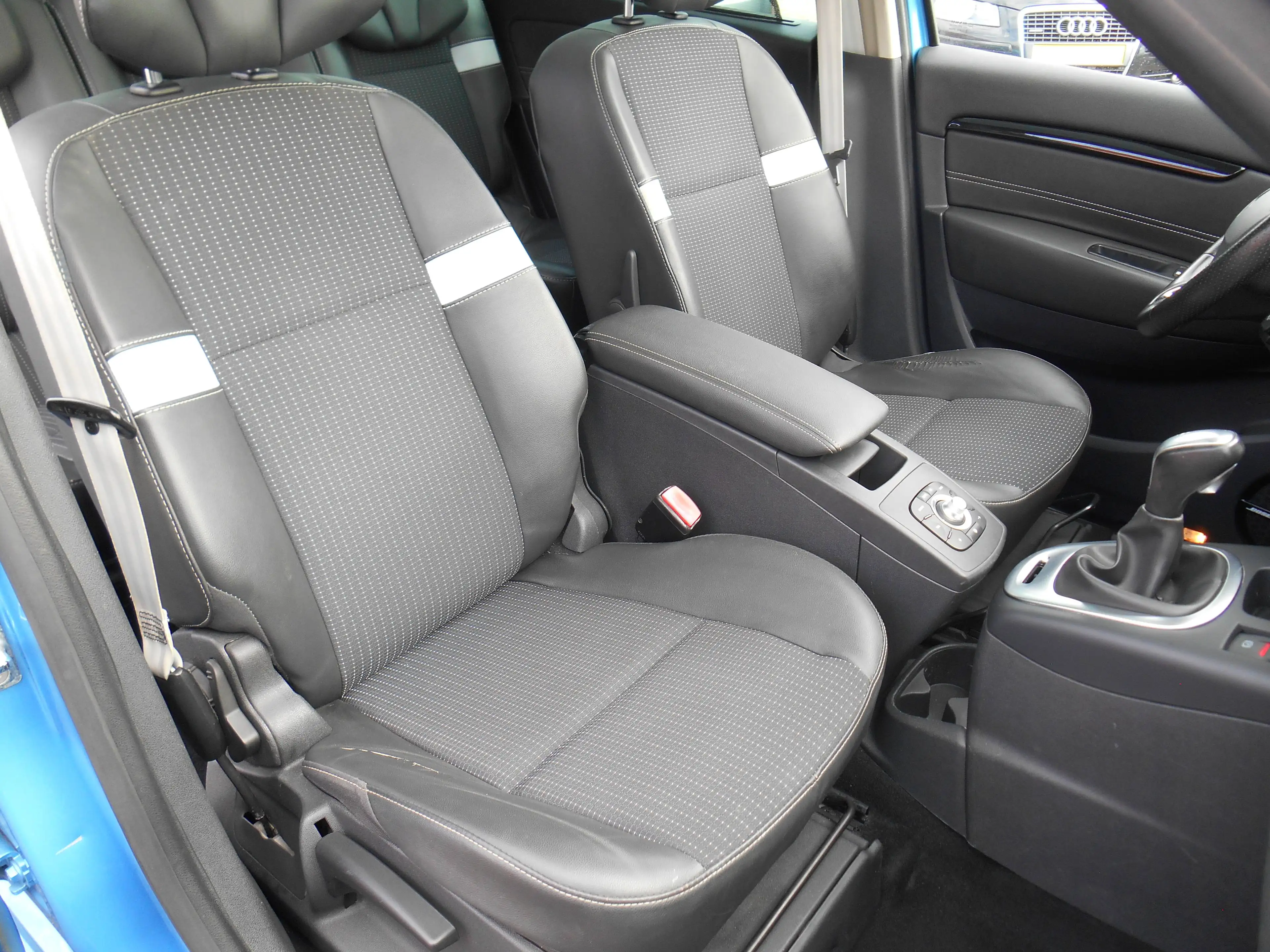 Renault Scenic Grand BOSE Edition 7-Sitzer 1-Hand Automatik Sommer und Winterräder r — photo 15