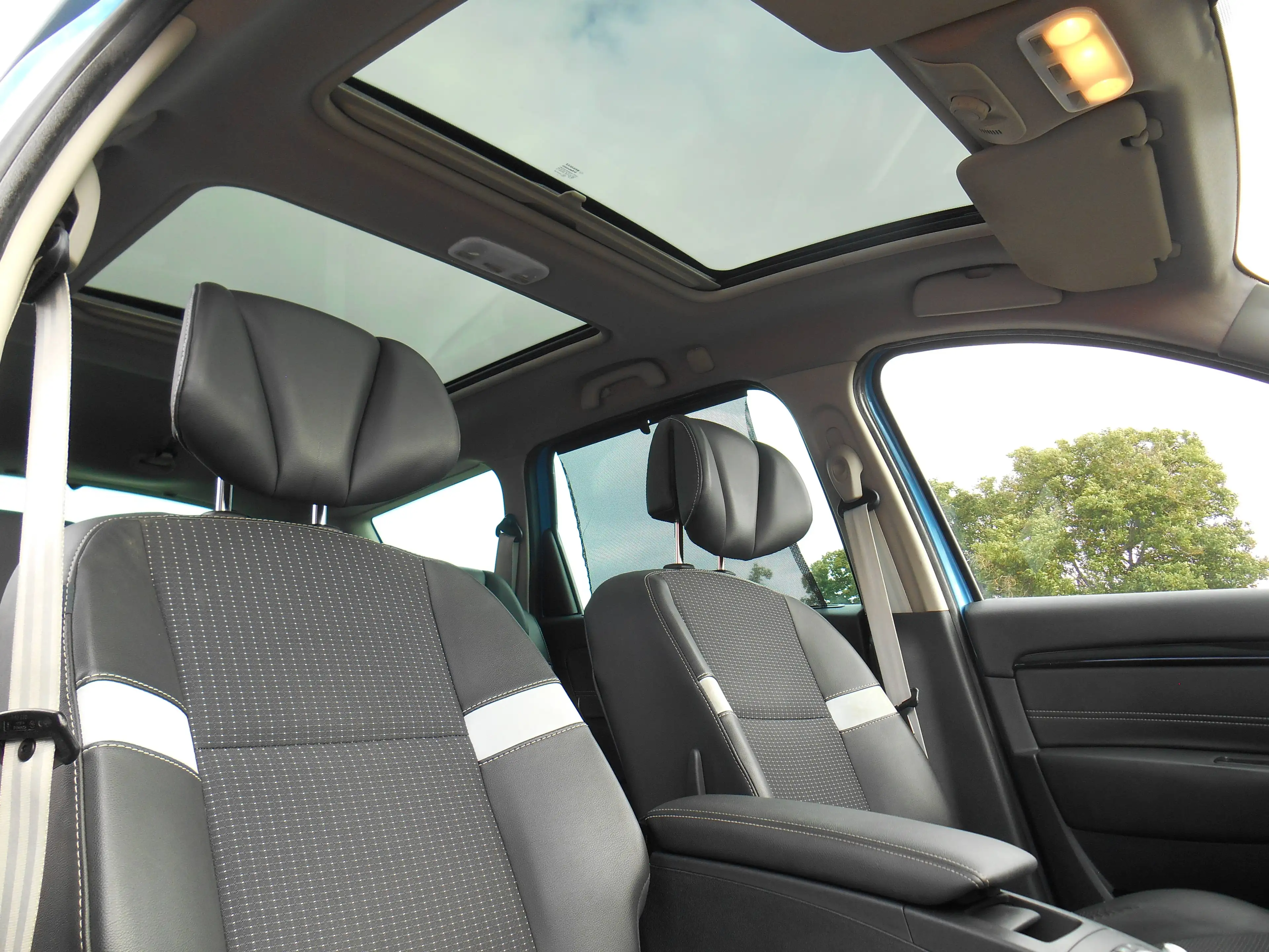 Renault Scenic Grand BOSE Edition 7-Sitzer 1-Hand Automatik Sommer und Winterräder r — photo 13
