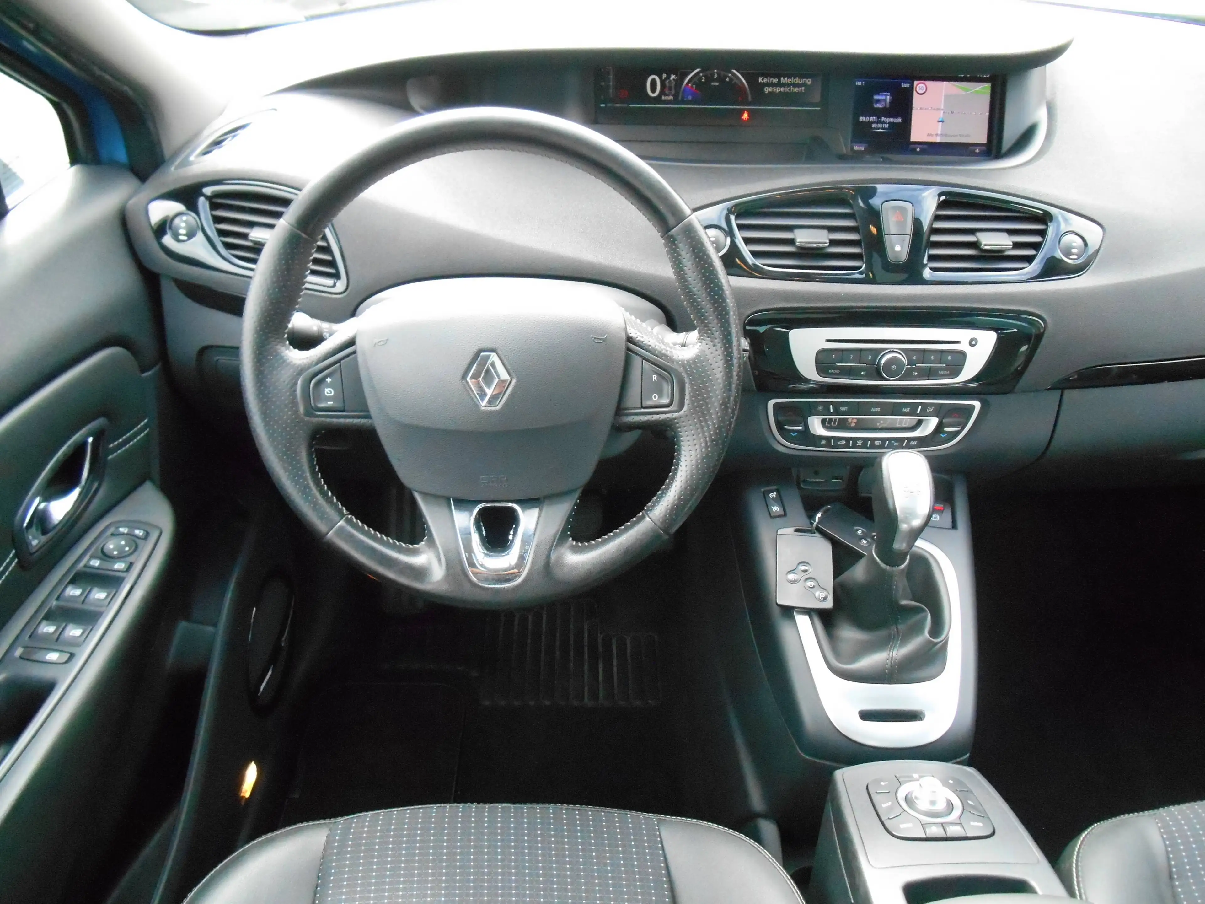 Renault Scenic Grand BOSE Edition 7-Sitzer 1-Hand Automatik Sommer und Winterräder r — photo 7