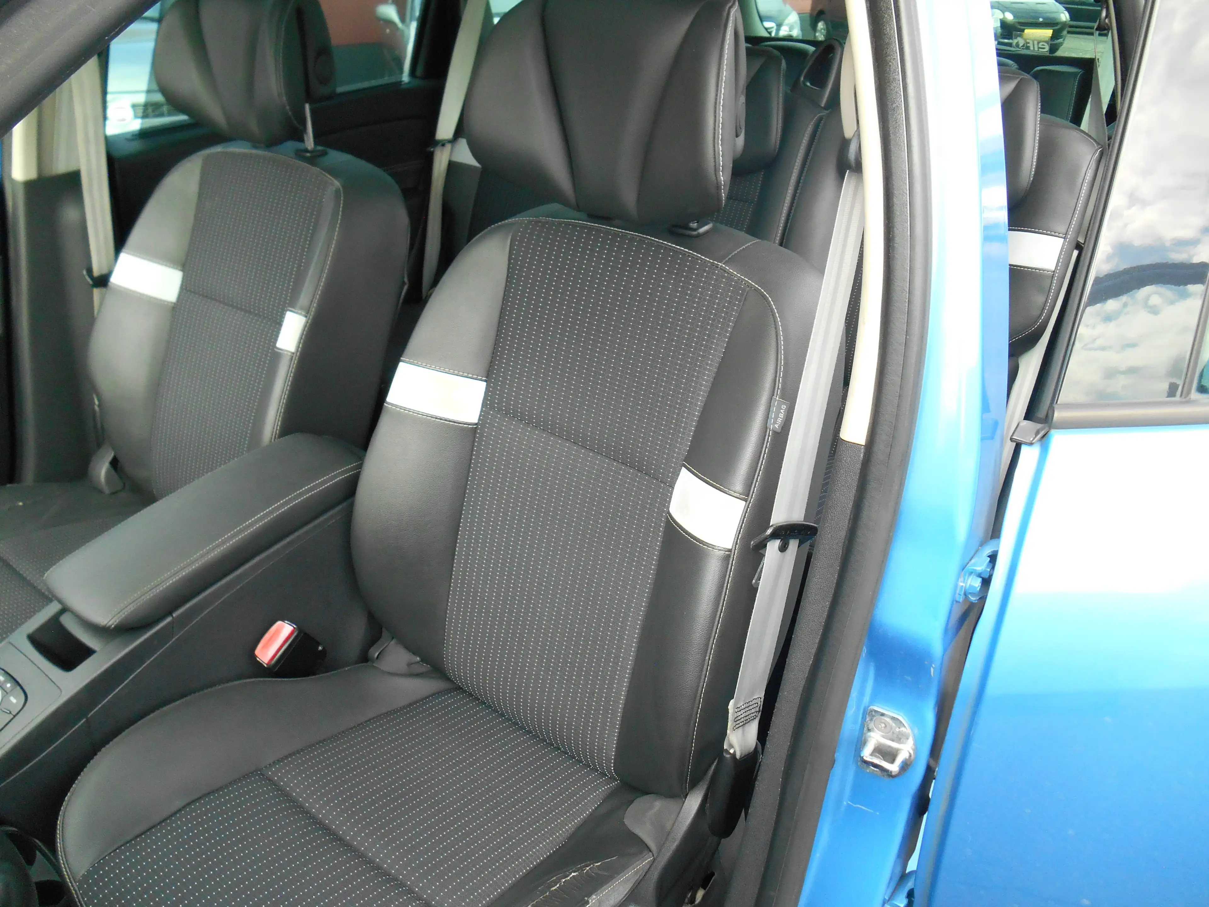 Renault Scenic Grand BOSE Edition 7-Sitzer 1-Hand Automatik Sommer und Winterräder r — photo 11