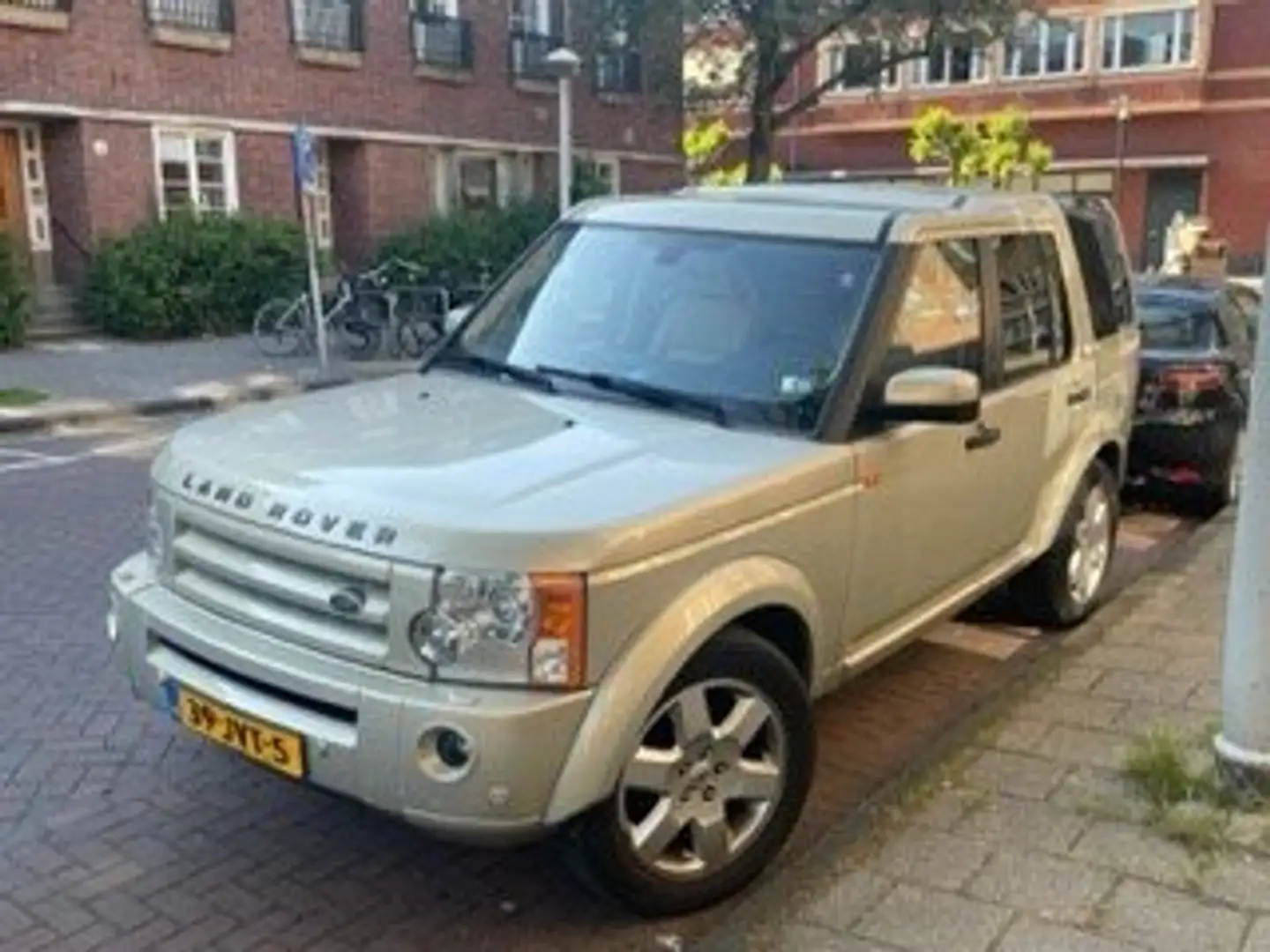 Land Rover Discovery 2.7 TdV6 S bež - 2