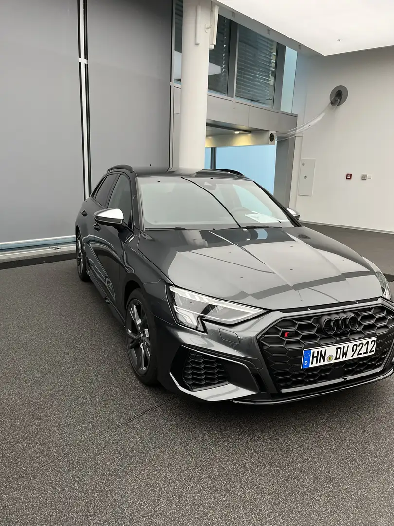Audi S3 2.0 TFSI quattro mit werksgarantie Grau - 1