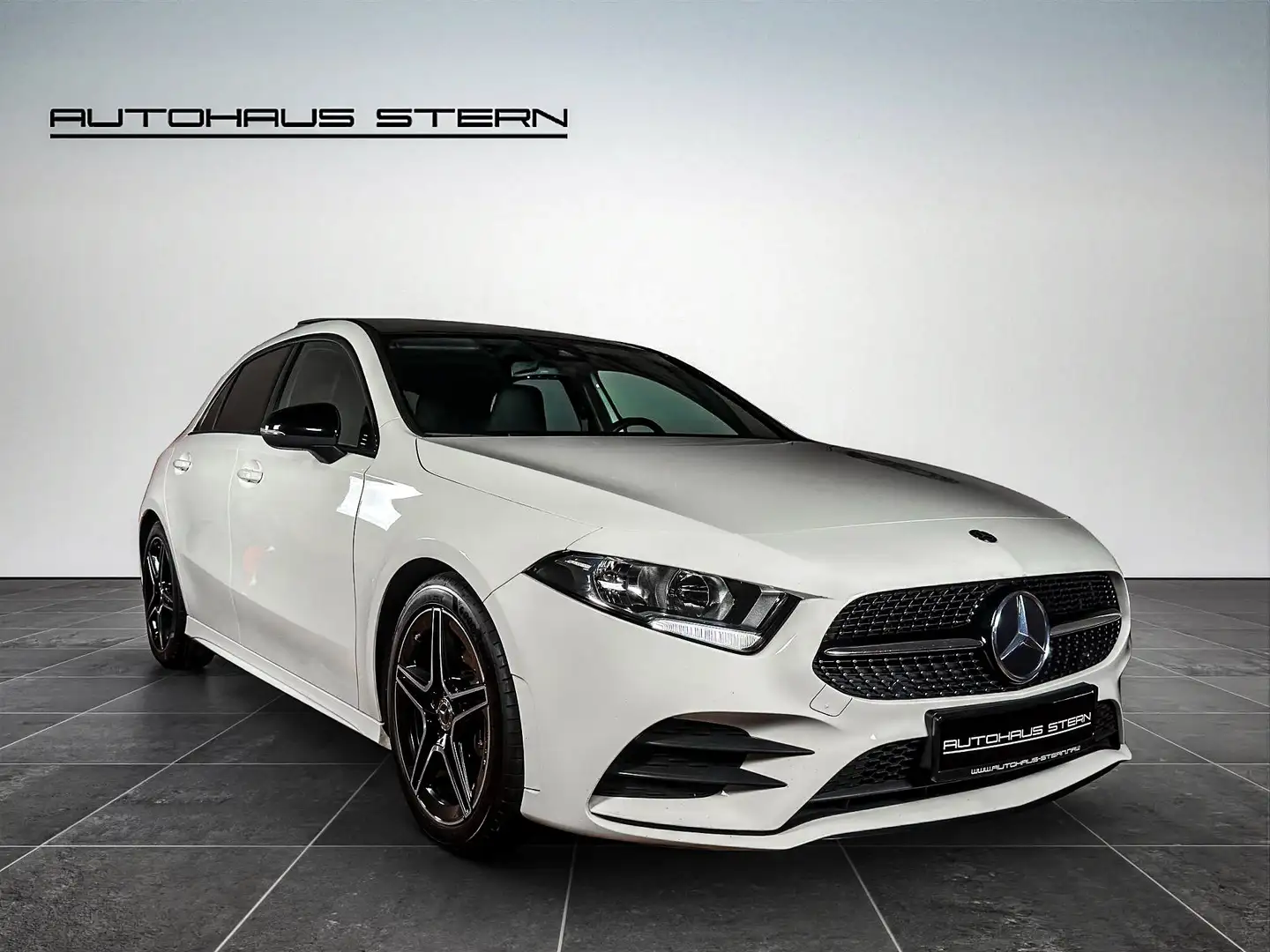 Mercedes-Benz A 180 A 180d*AMG Style*Panorama*Wide Screen*1.Hand** Weiß - 1