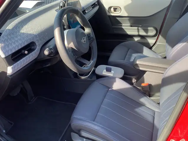 Mini Hatch view 7