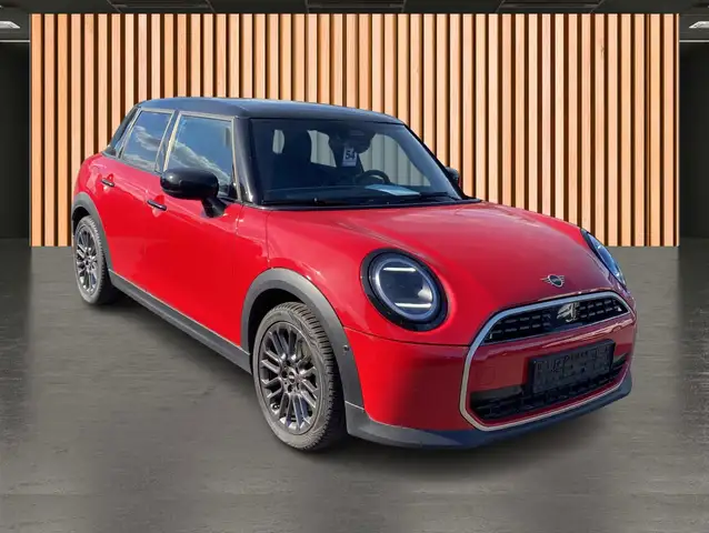 Mini Hatch view 6