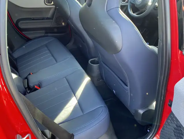 Mini Hatch view 14