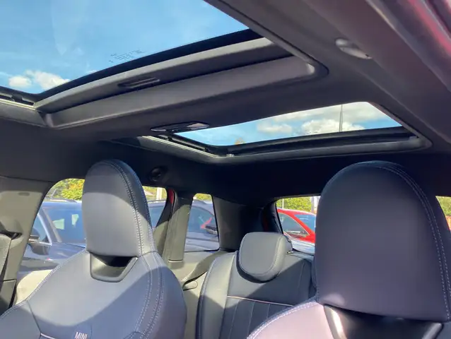 Mini Hatch view 11