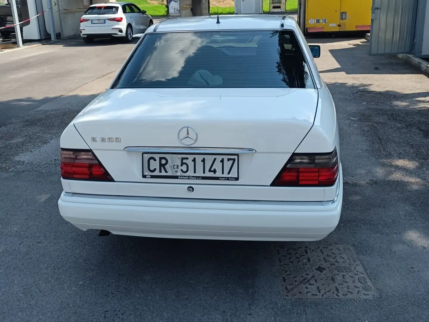 Mercedes-Benz E 200 (124) Bílá - 2